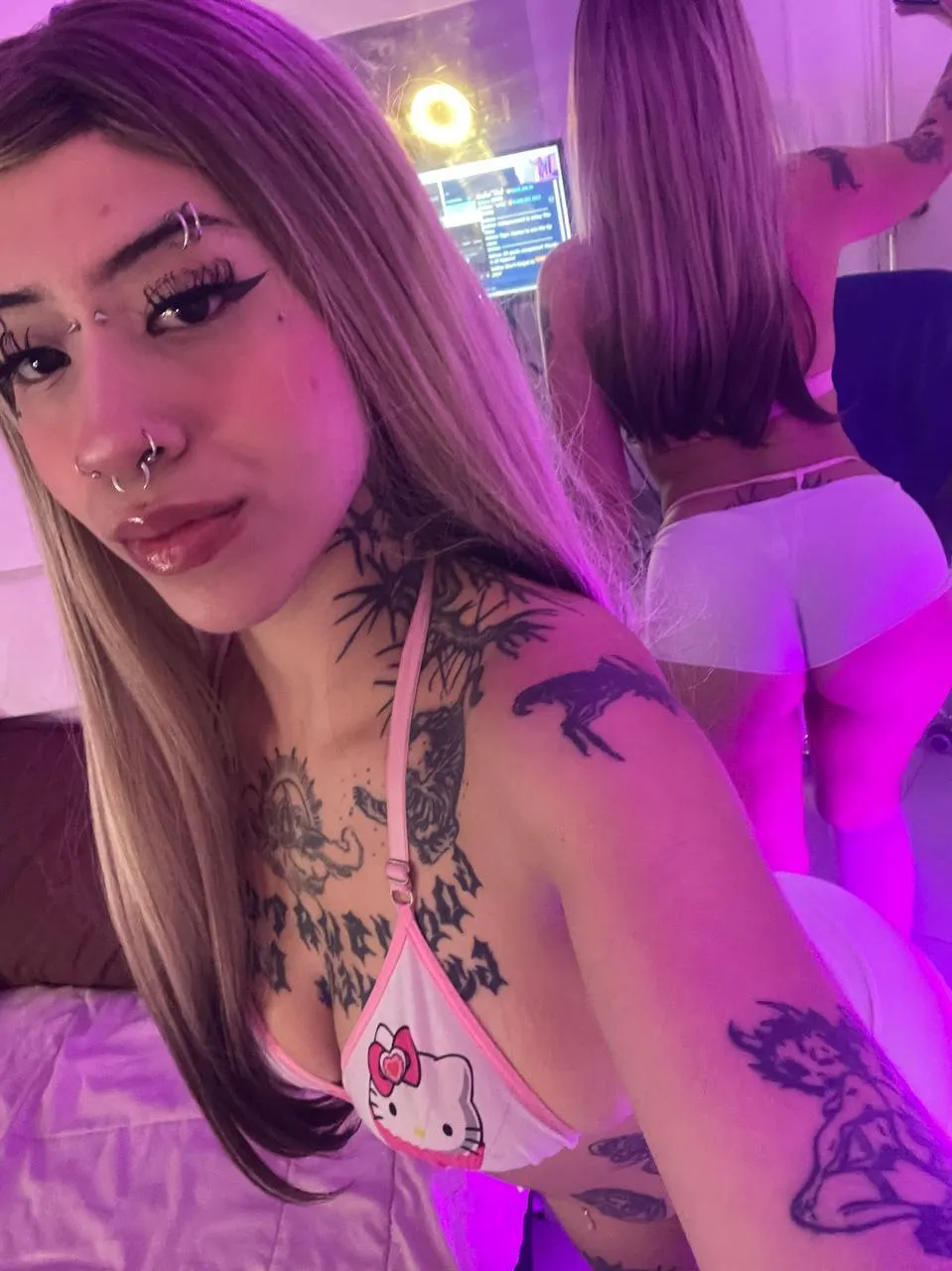 Live sex webcam photo for Juliimonroee #8434844