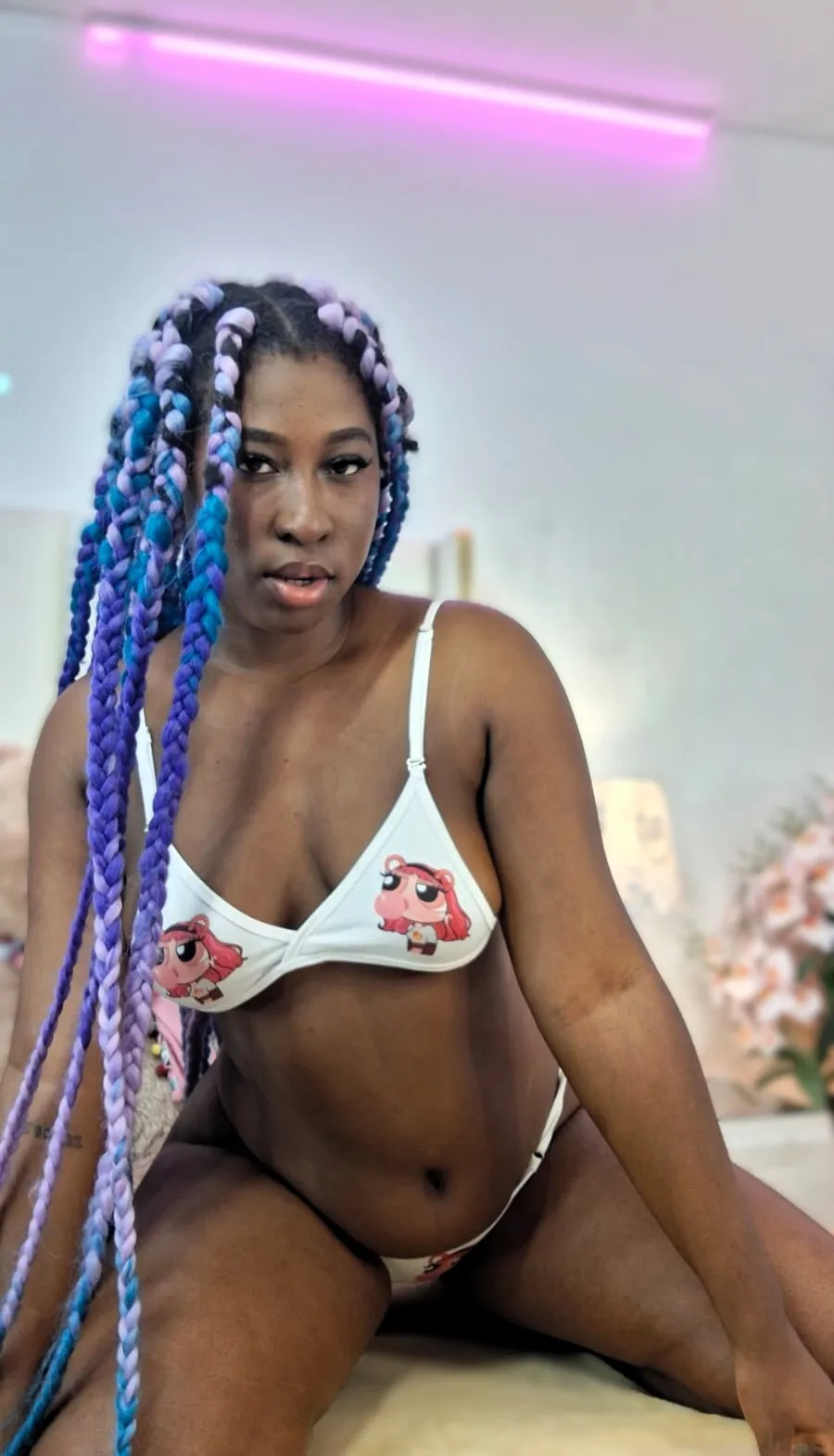 Live sex webcam photo for KhaliMaxwell #8451728