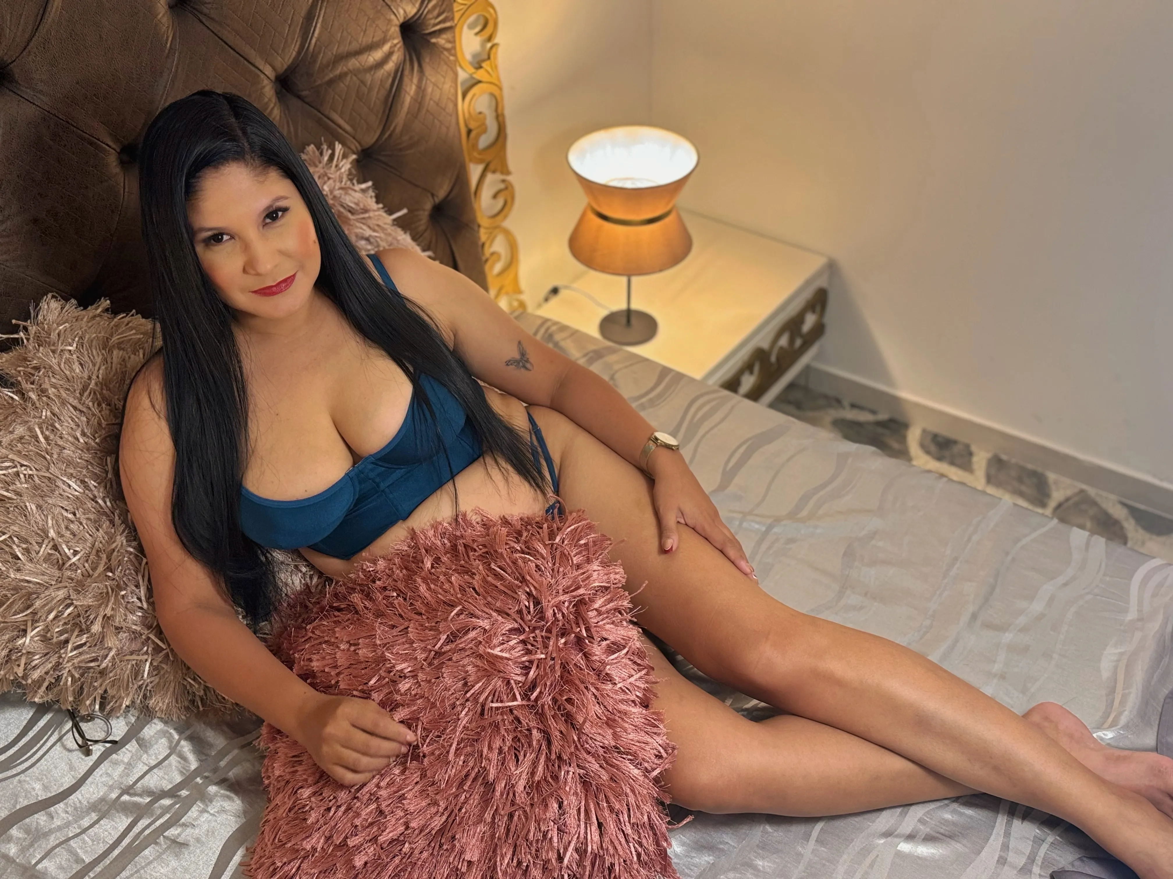 Live sex webcam photo for AlinaMilf #8440052