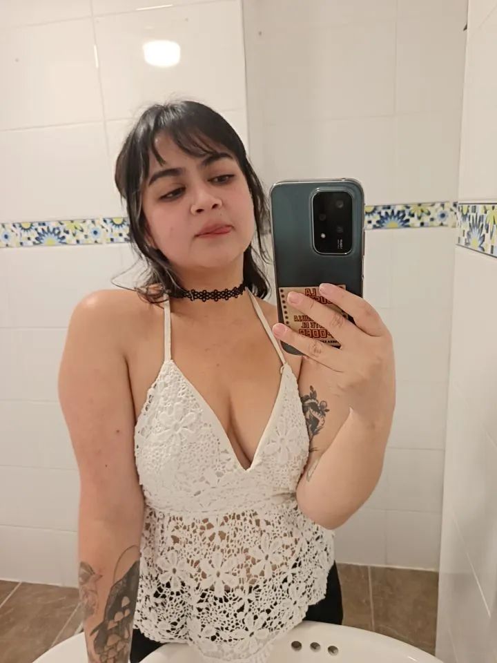 Live sex webcam photo for LylaVixxen #8322498
