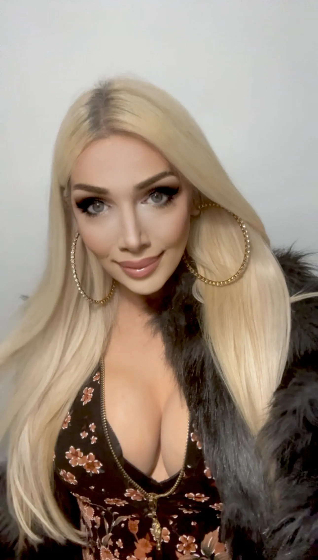 Live sex webcam photo for BarbiBentley #8306082
