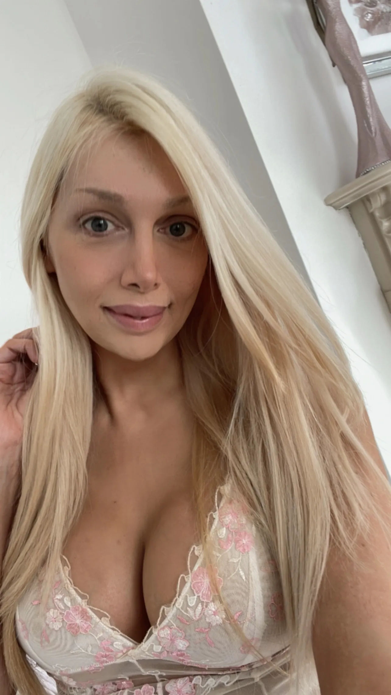 Live sex webcam photo for BarbiBentley #8306091