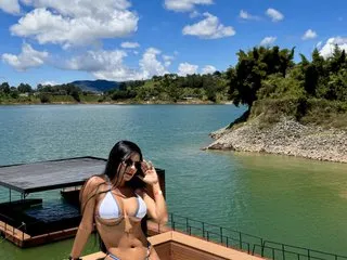 Live sex webcam photo for LiaRose21 #8467206