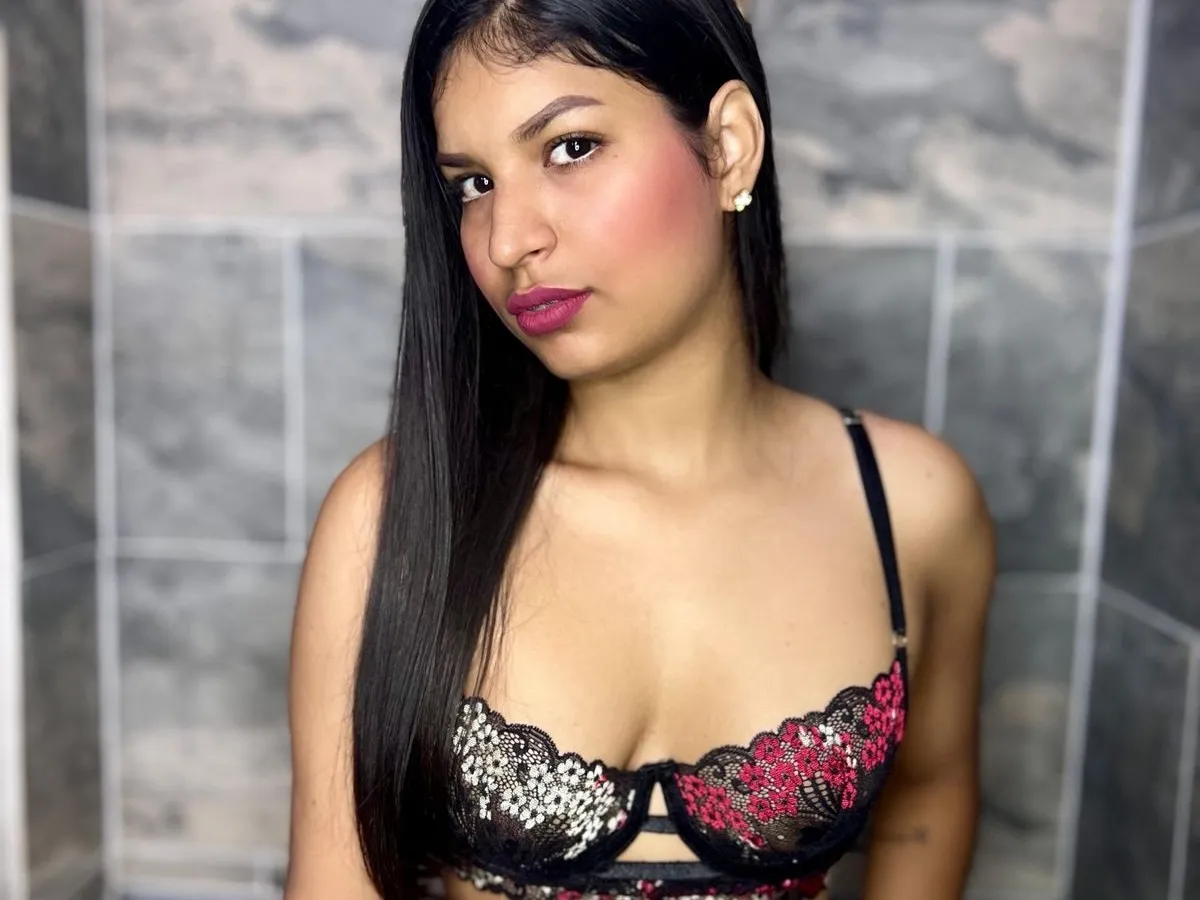Live sex webcam photo for AnnaLoren #8318996
