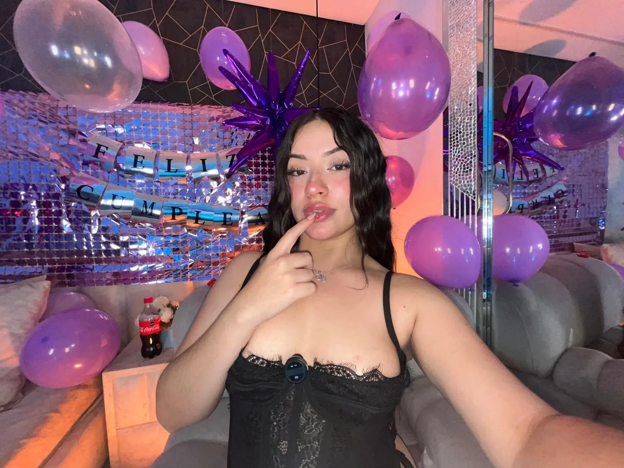 Live sex webcam photo for miaxdoll #8620719
