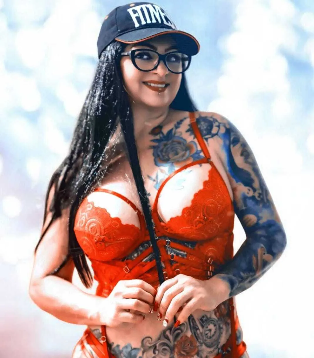 Live sex webcam photo for EmyRousee #8491558