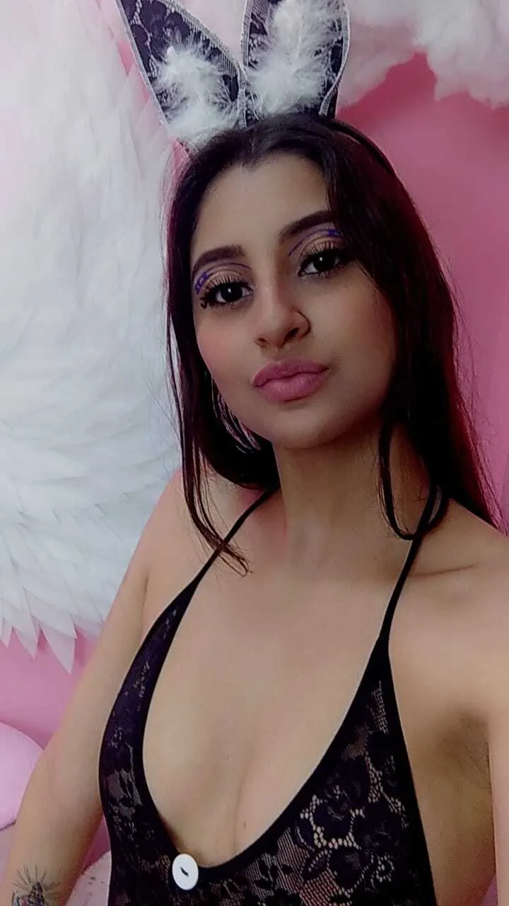 Live sex webcam photo for ZoeHillss111 #8317245