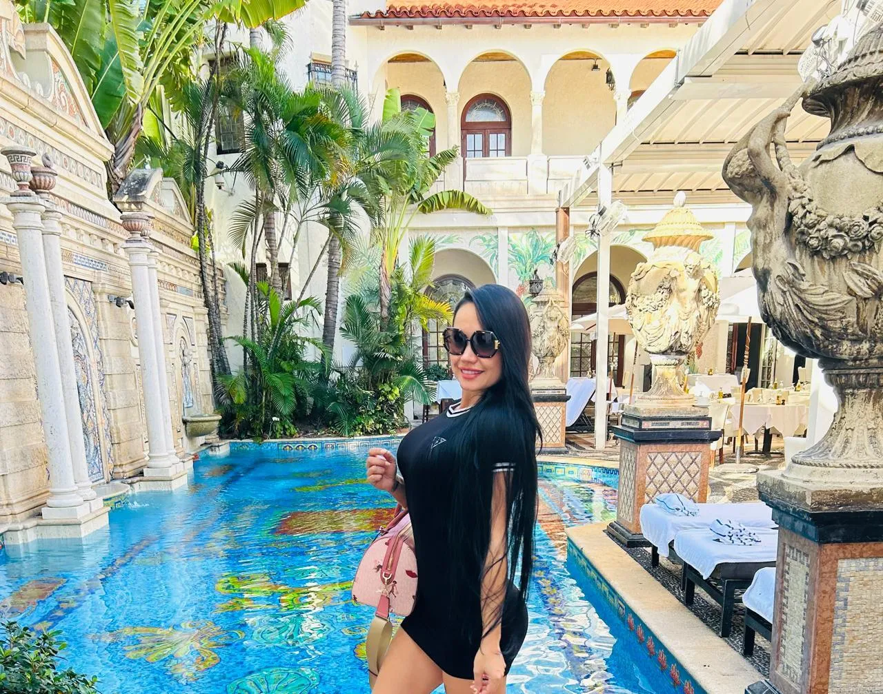 Live sex webcam photo for Lunara_Velvet #8587119