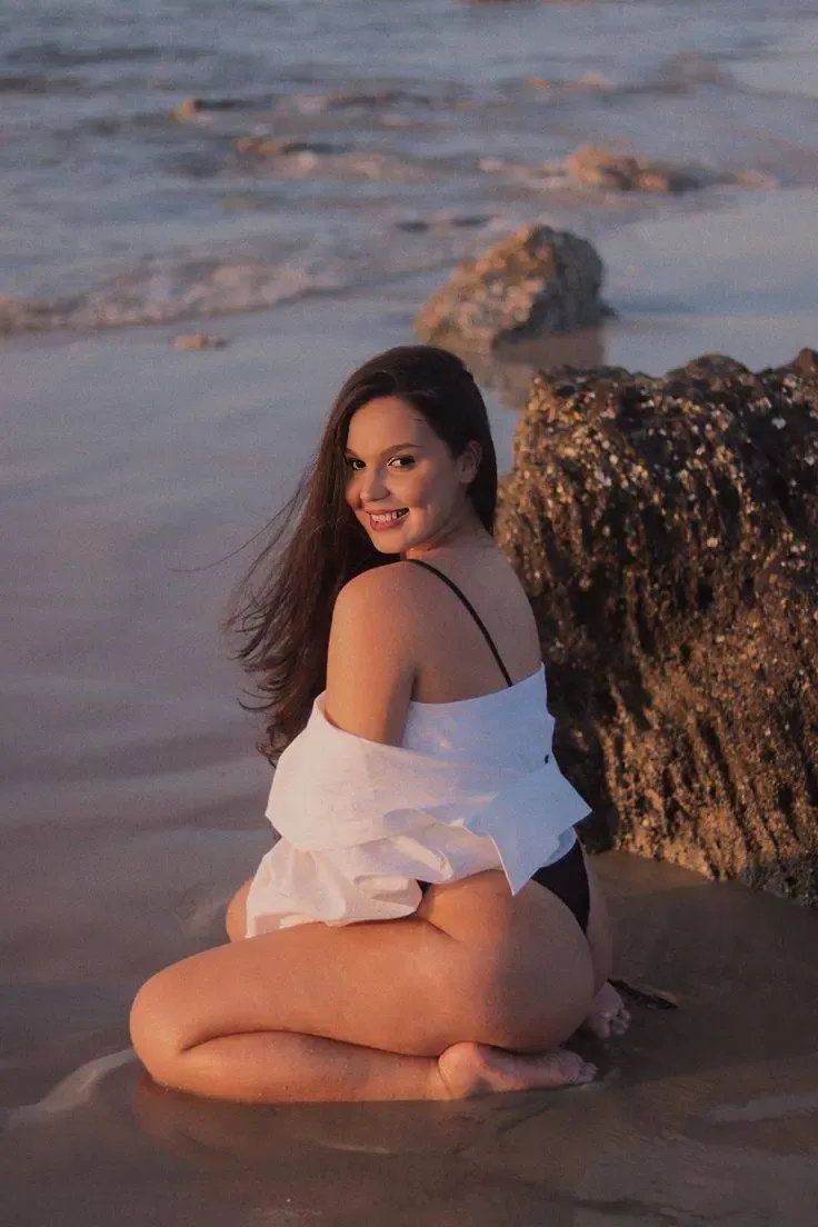 Live sex webcam photo for RoxyLuxxe #8686038