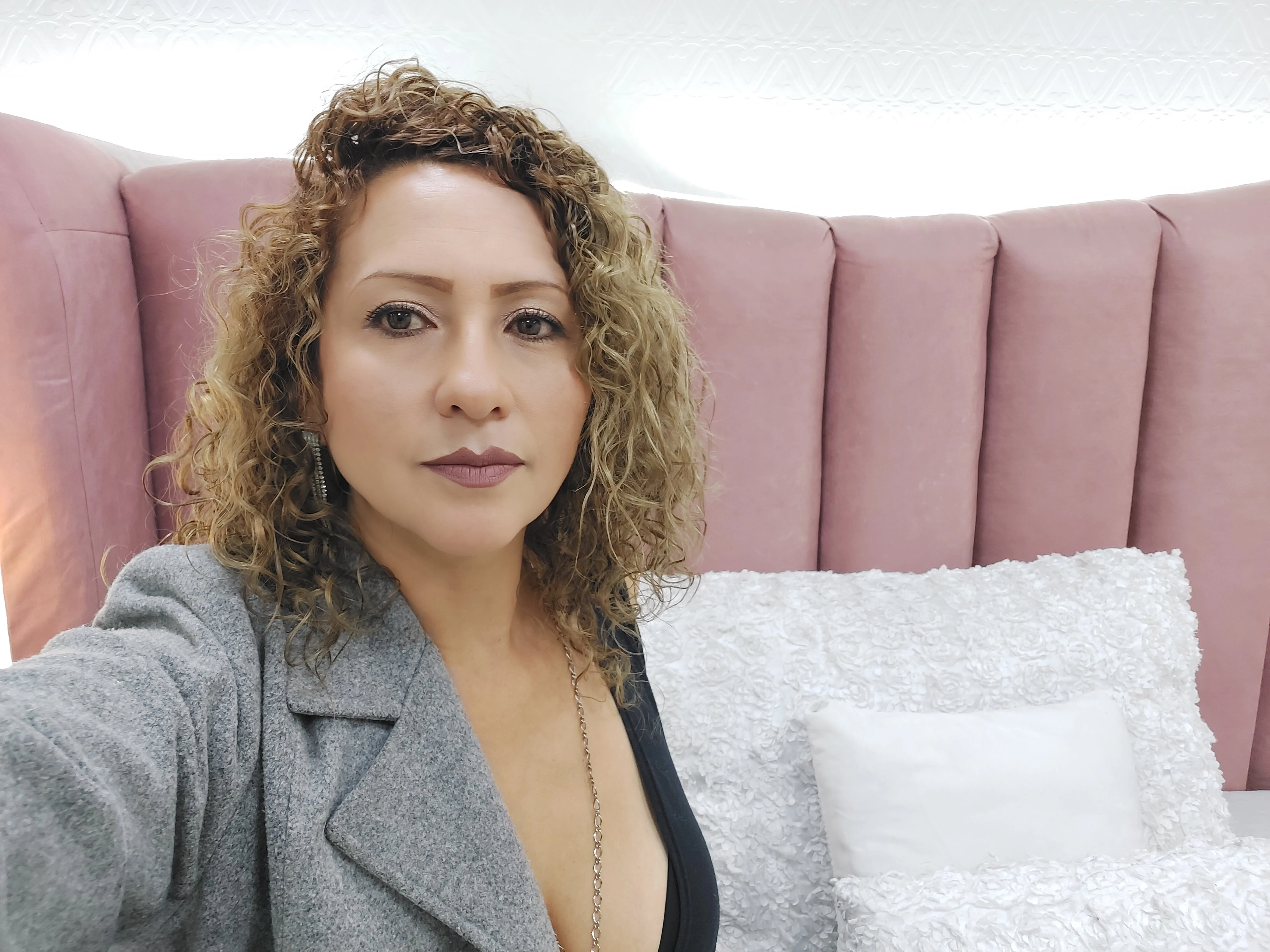 Live sex webcam photo for Alexa_Fire #8383187