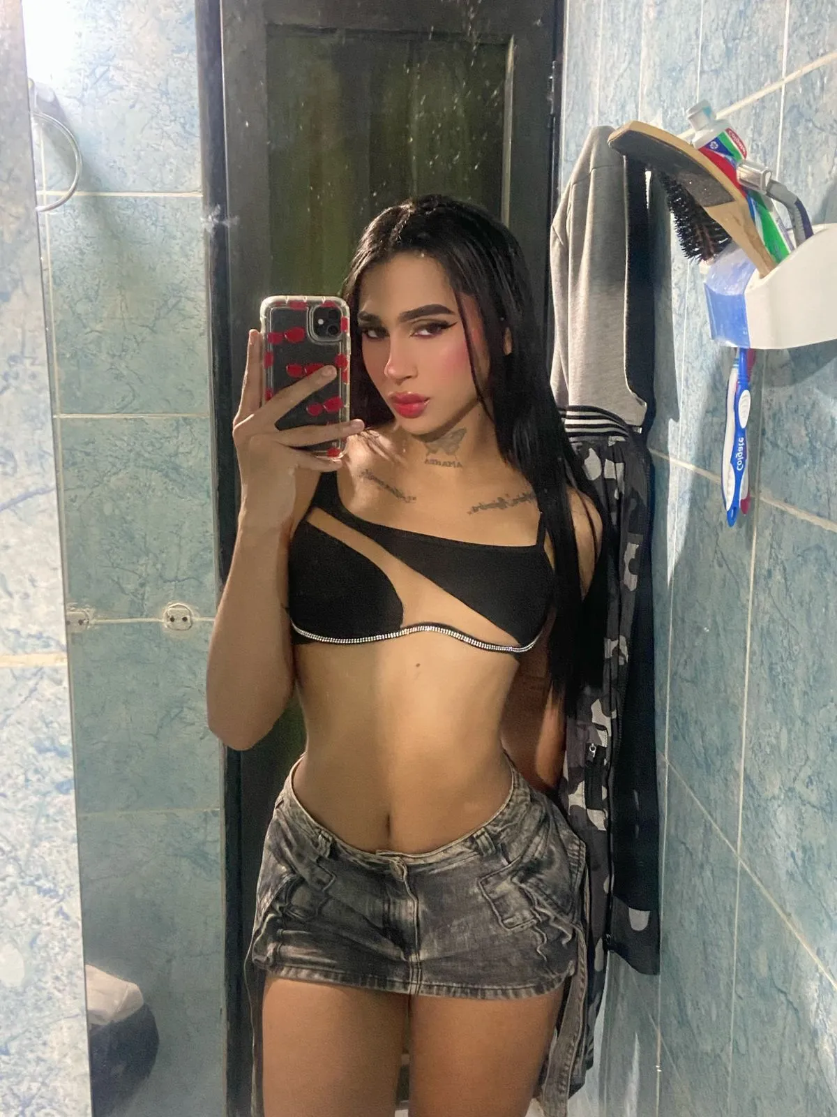 Live sex webcam photo for Ivone_cox #8436228