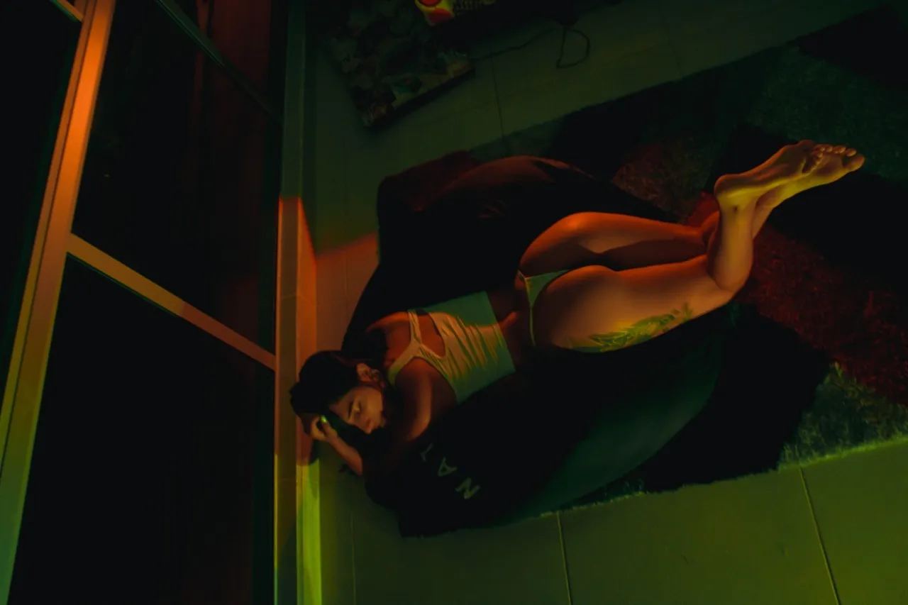 Live sex webcam photo for Louanebouroff #8443744