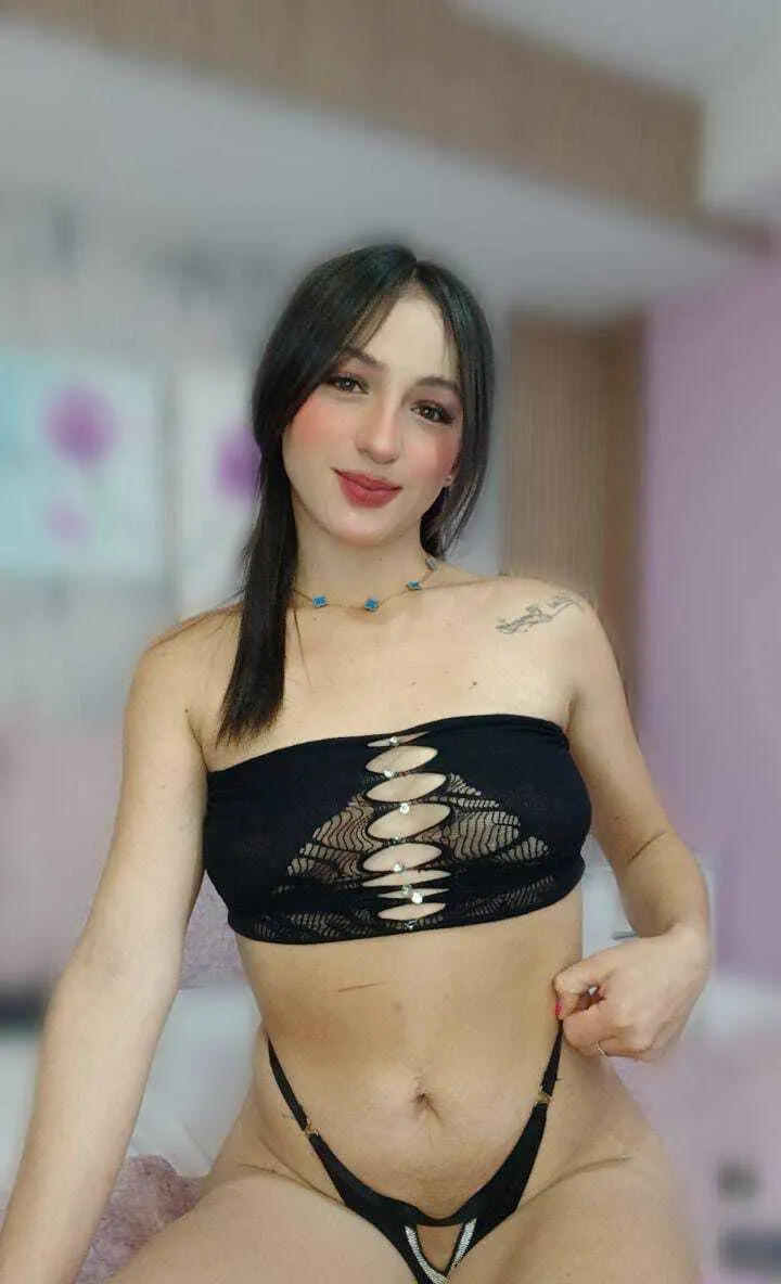 Live sex webcam photo for MarilynFoox #8433411