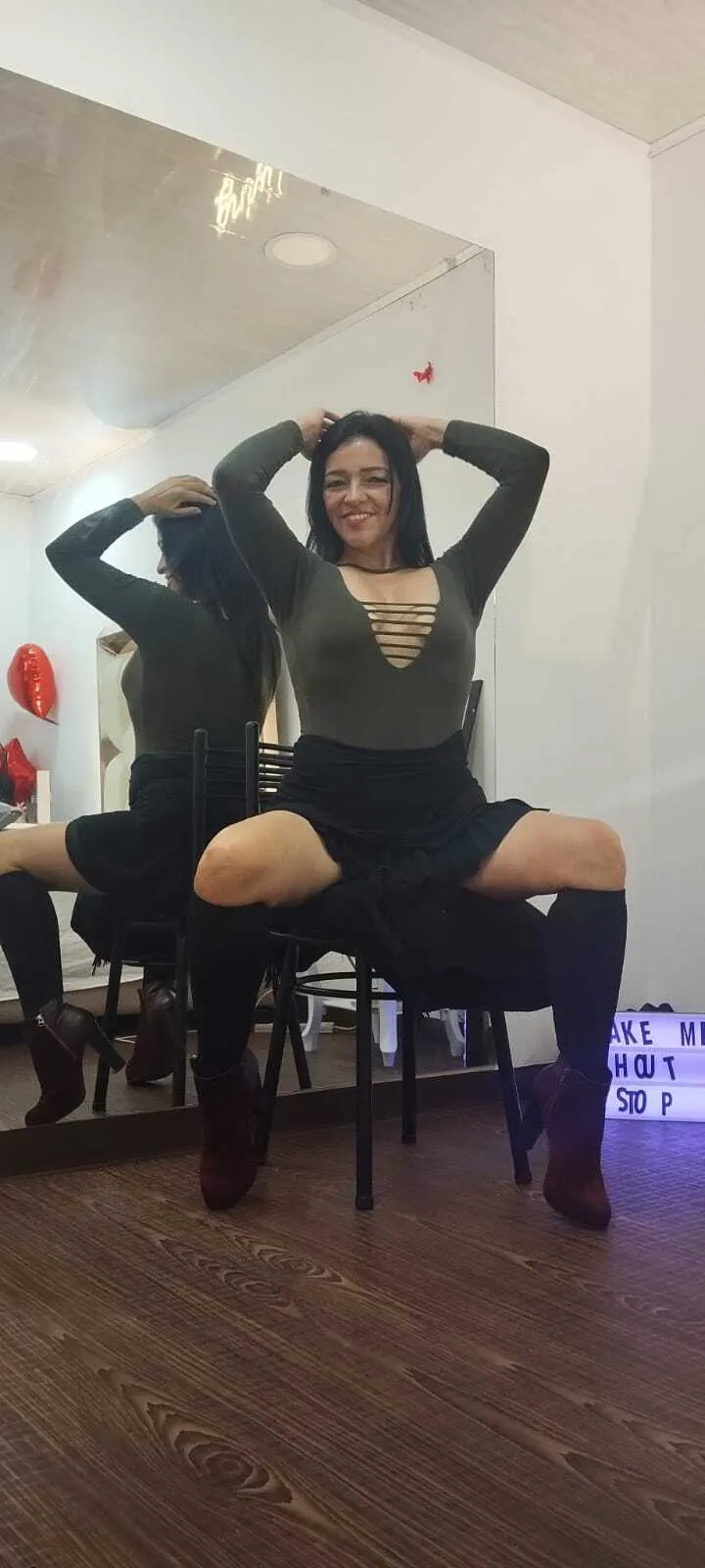 Live sex webcam photo for CarolMiss_79 #8553490