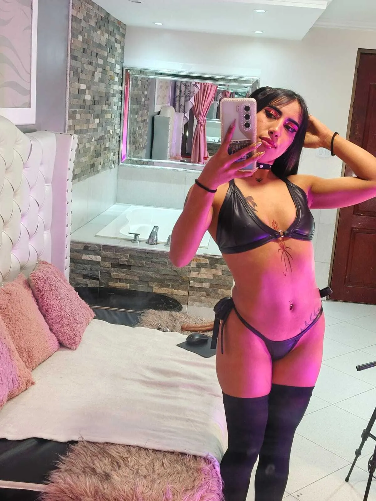 Live sex webcam photo for EloisaMorgan #8472031