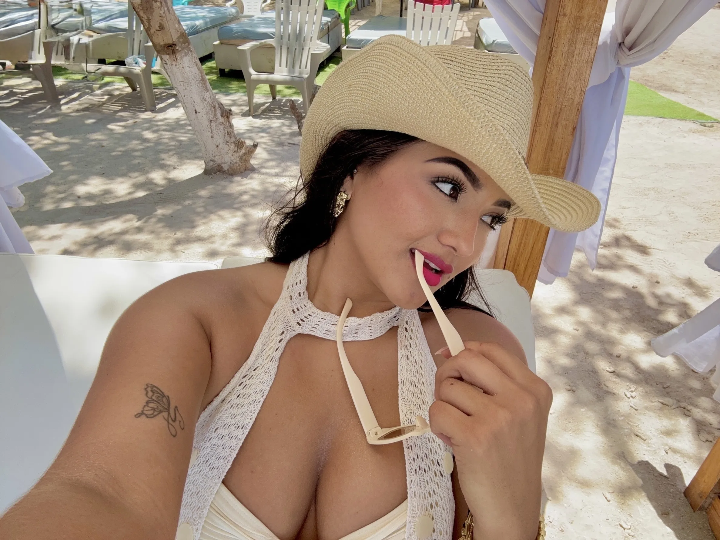 Live sex webcam photo for MhilaMoon #8529843