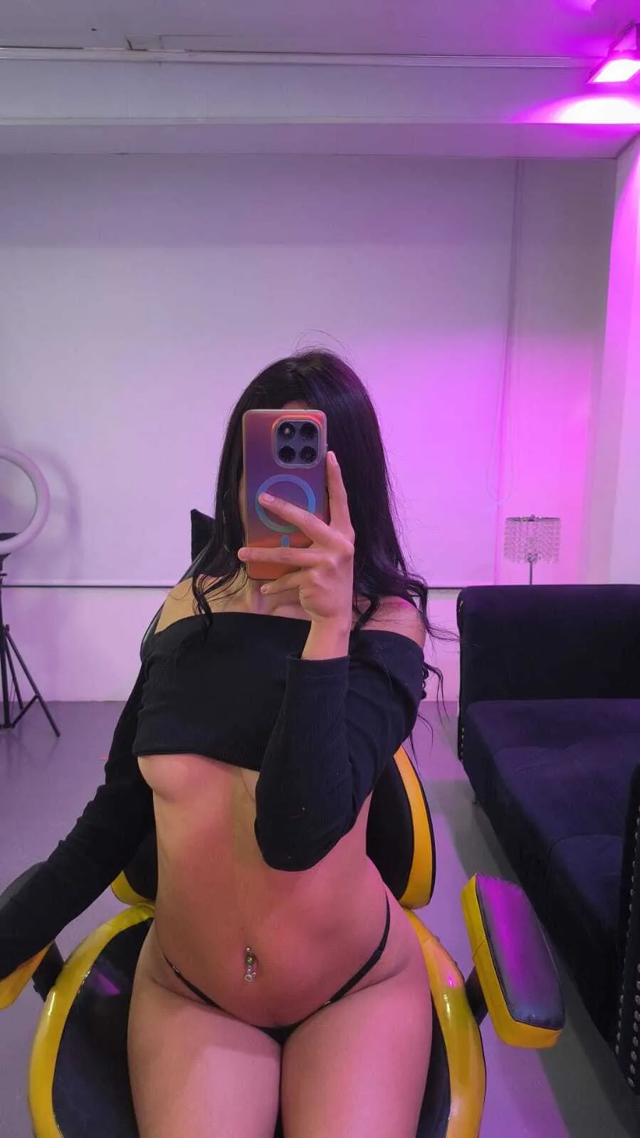 Live sex webcam photo for Chloemeww #8573764