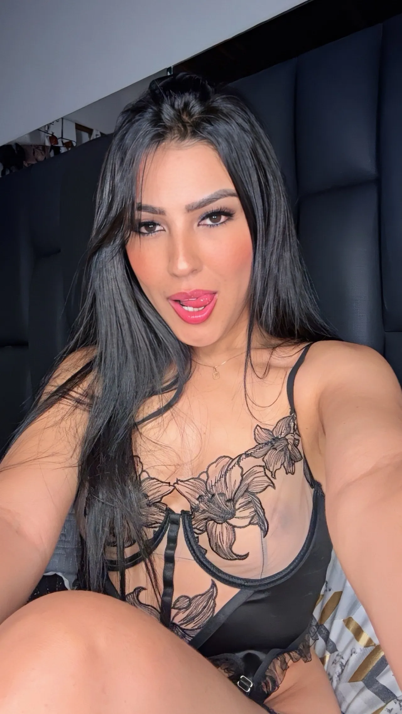 Live sex webcam photo for katferrero #8581594