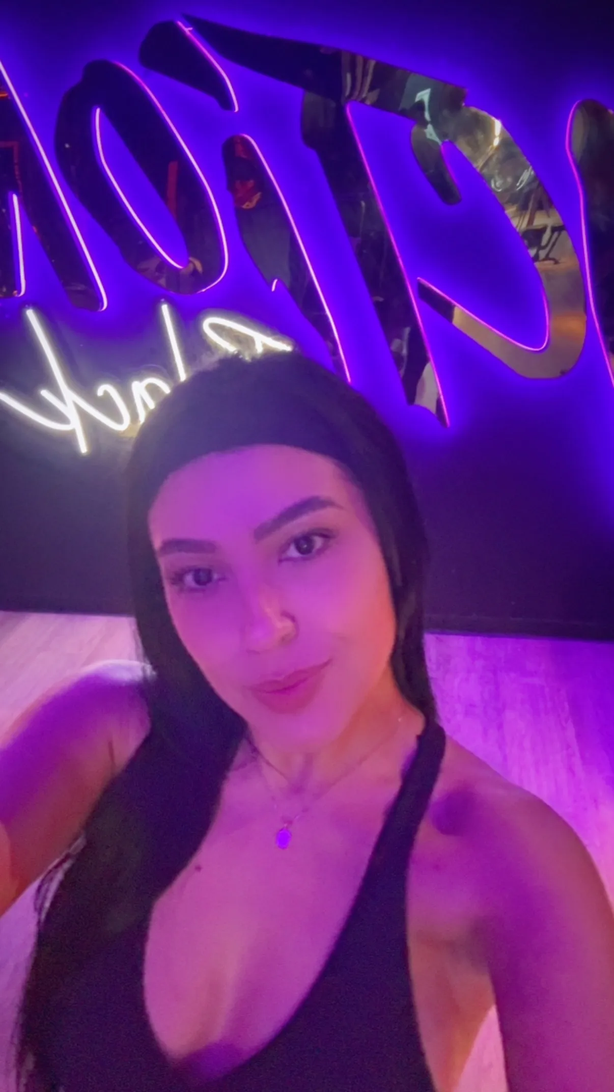 Live sex webcam photo for katferrero #8581633