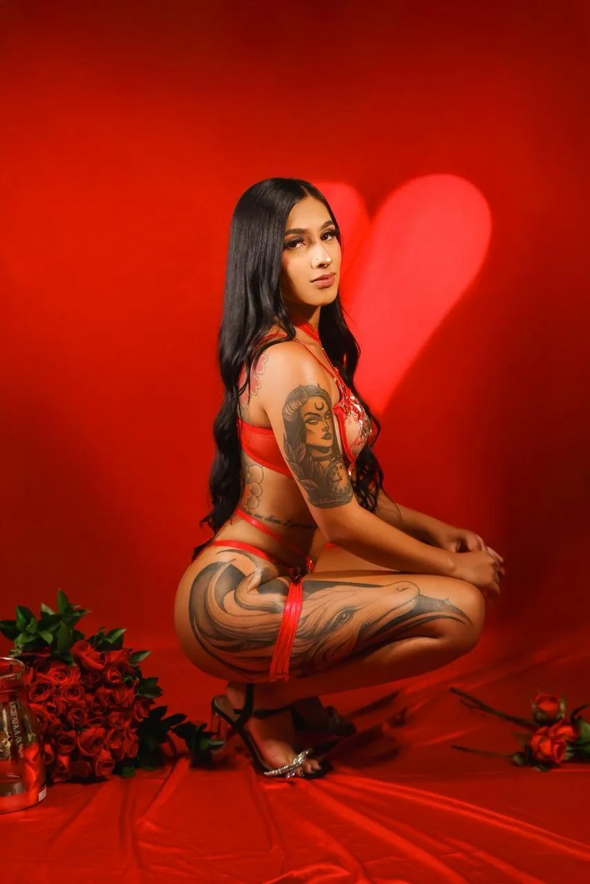 Live sex webcam photo for MiaTownnson #8491299