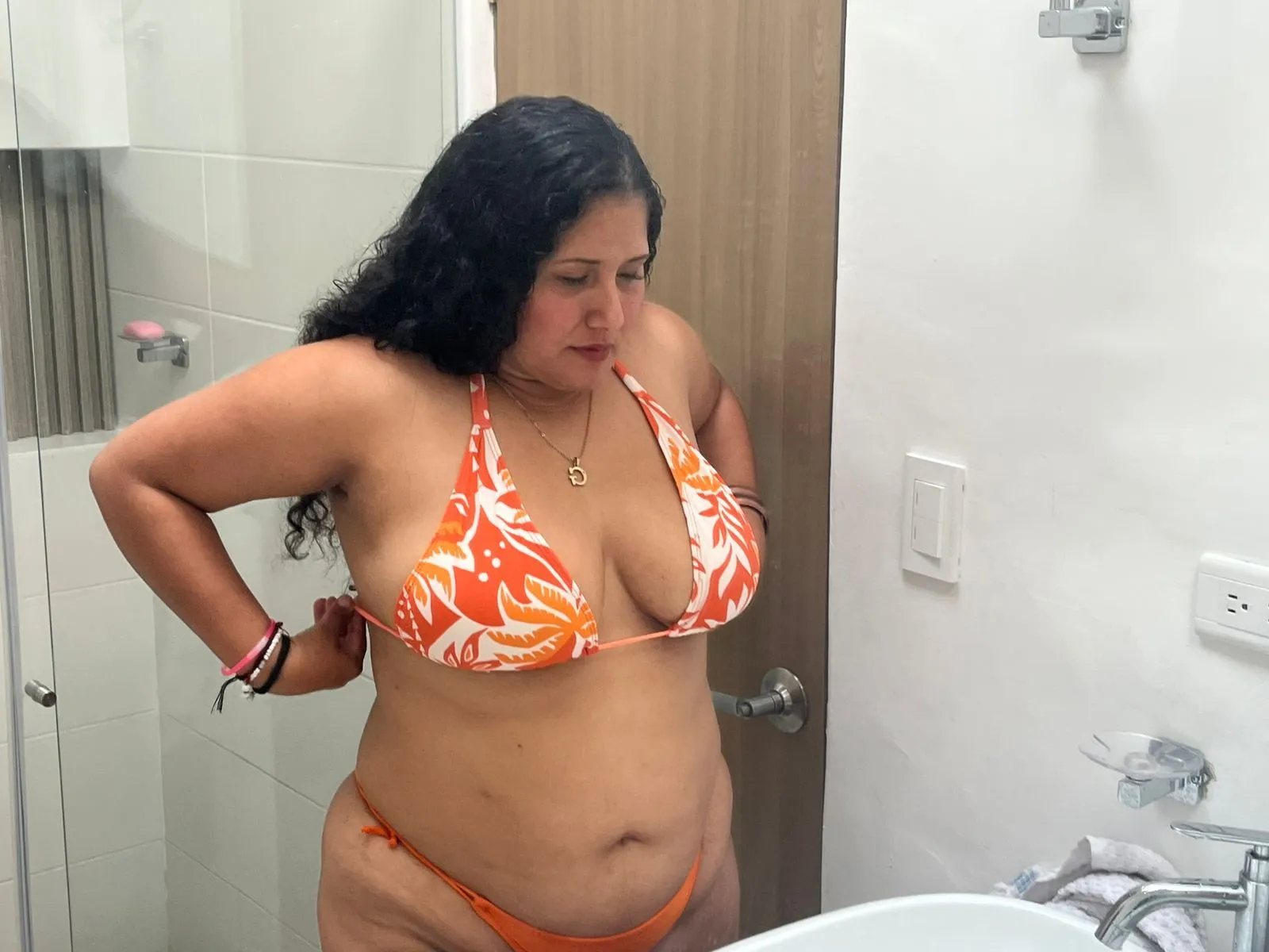 Live sex webcam photo for GenesisMontenegro #8504675