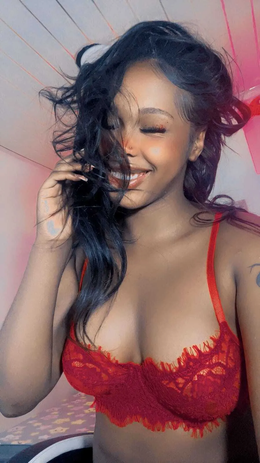 Live sex webcam photo for zendaya_morris #8606594
