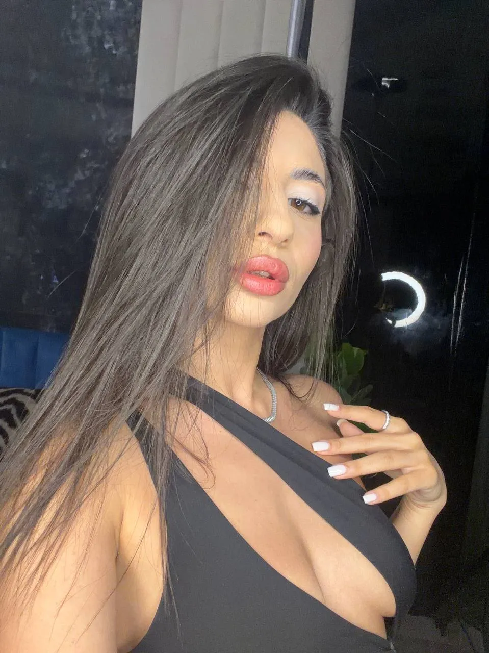 Live sex webcam photo for Chloe_Sin #8611555