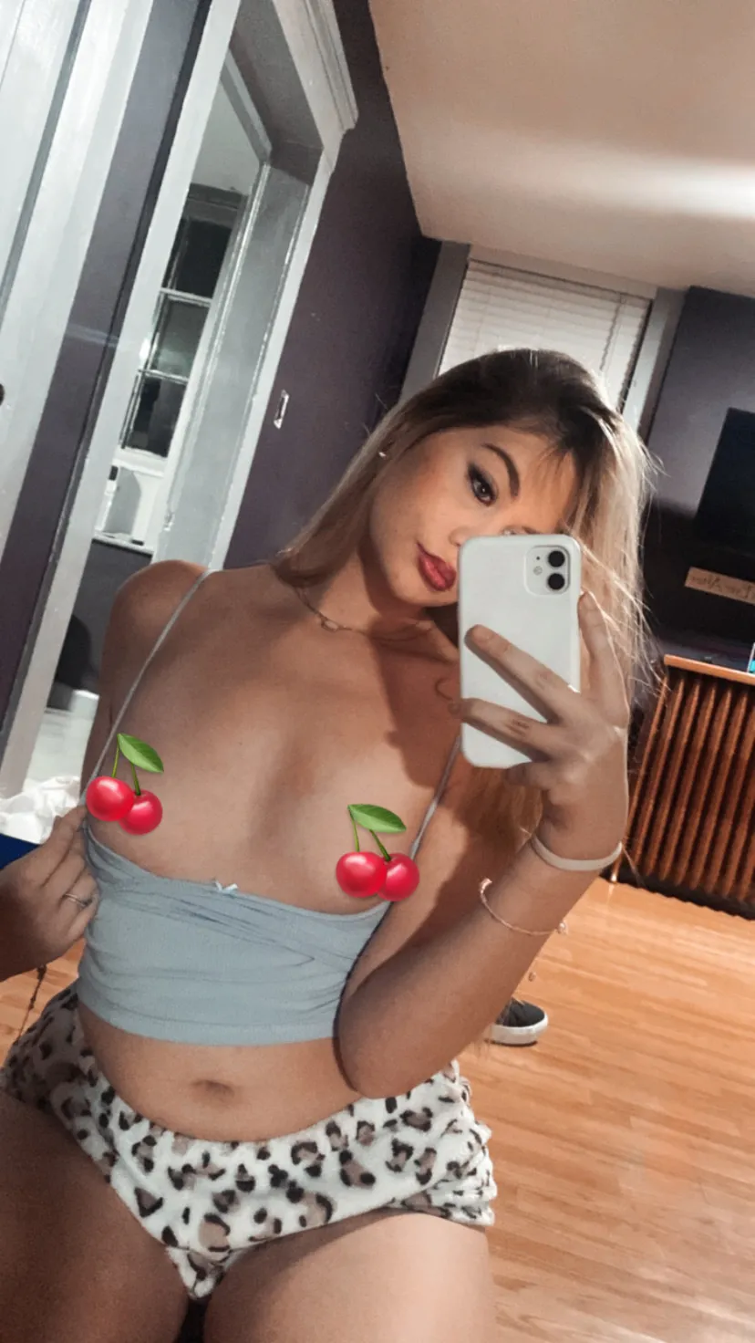 Live sex webcam photo for Pinkstarburstt #8533903