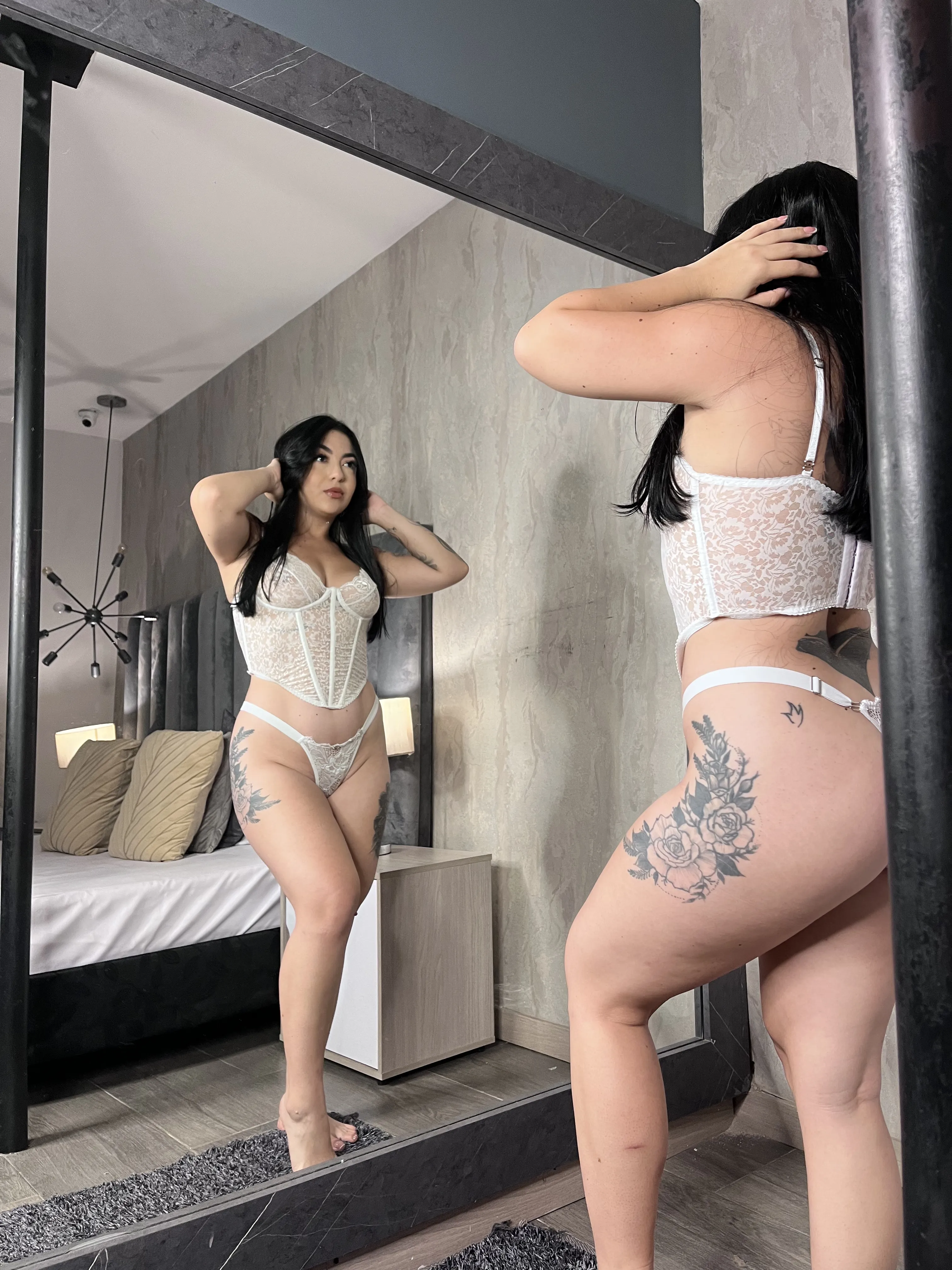 Live sex webcam photo for BellaFloyd #8522806