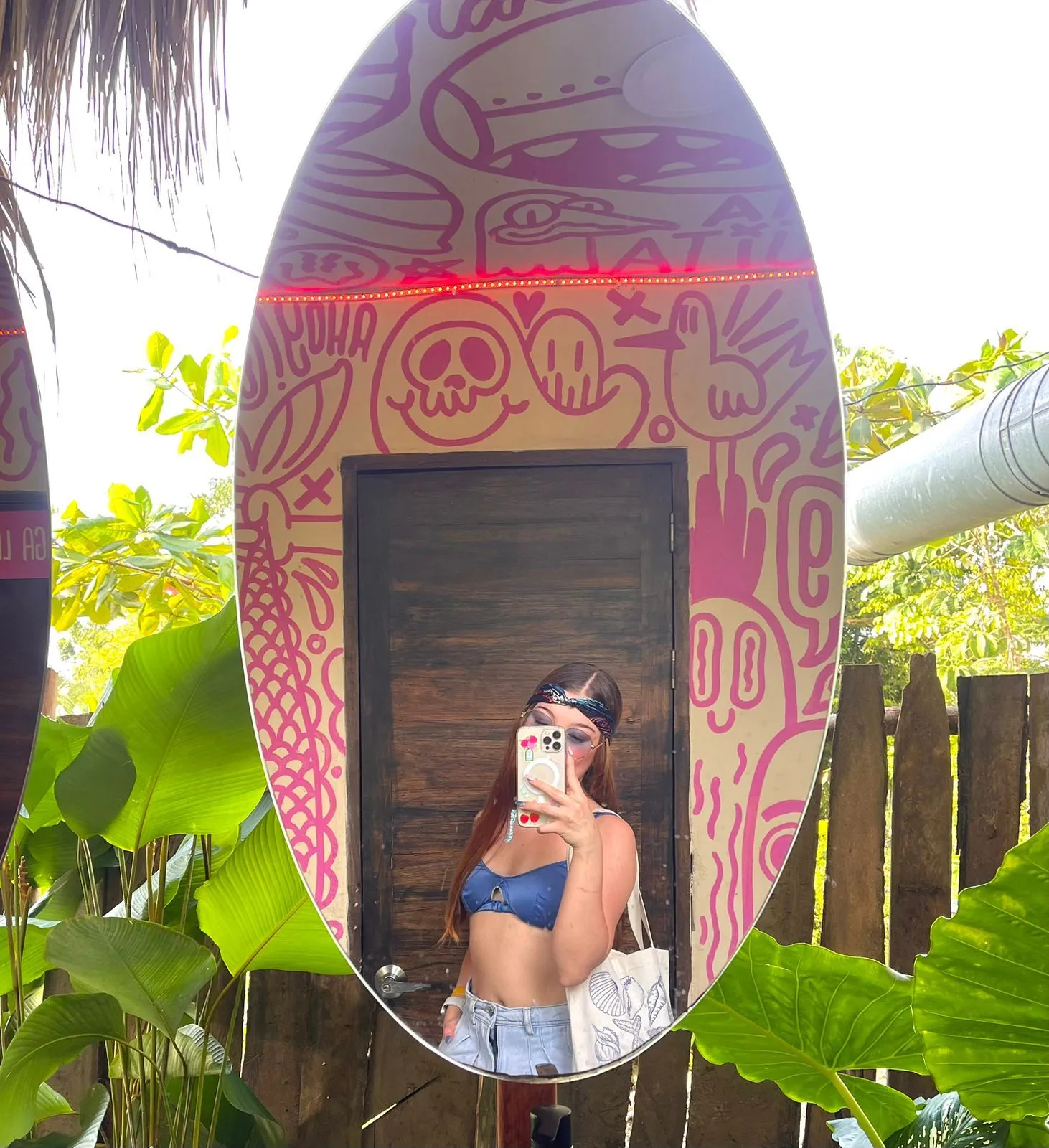 Live sex webcam photo for SophieMonroe19 #8506140