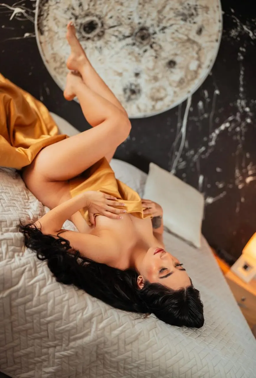 Live sex webcam photo for MiaHanley #8541709