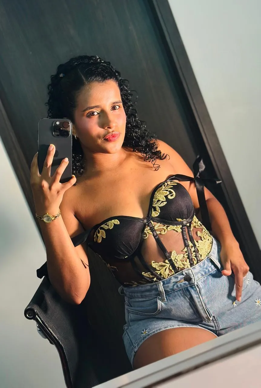 Live sex webcam photo for Horny_Curls #8609933