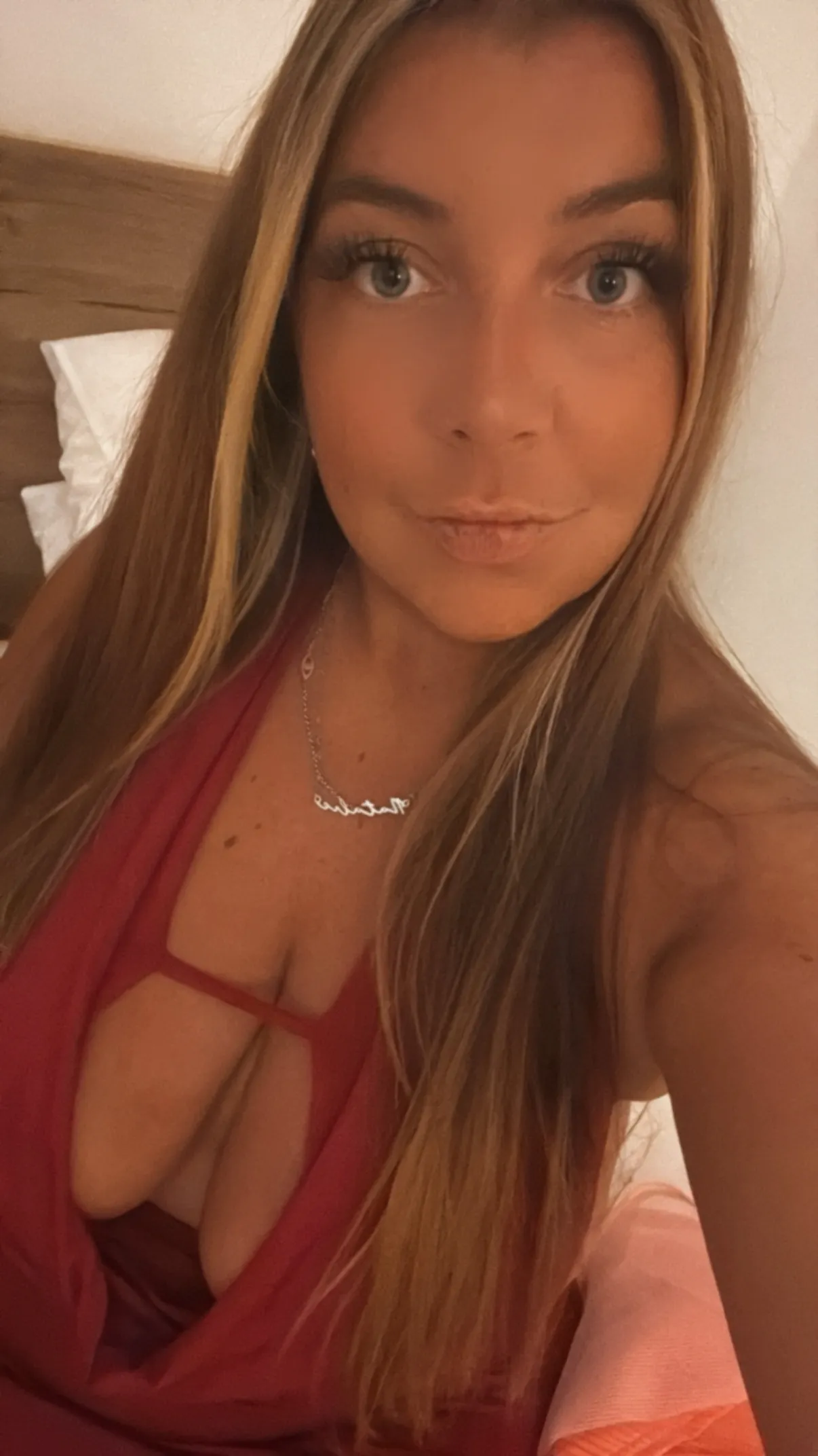 Live sex webcam photo for CurvyNatalieX #8550526