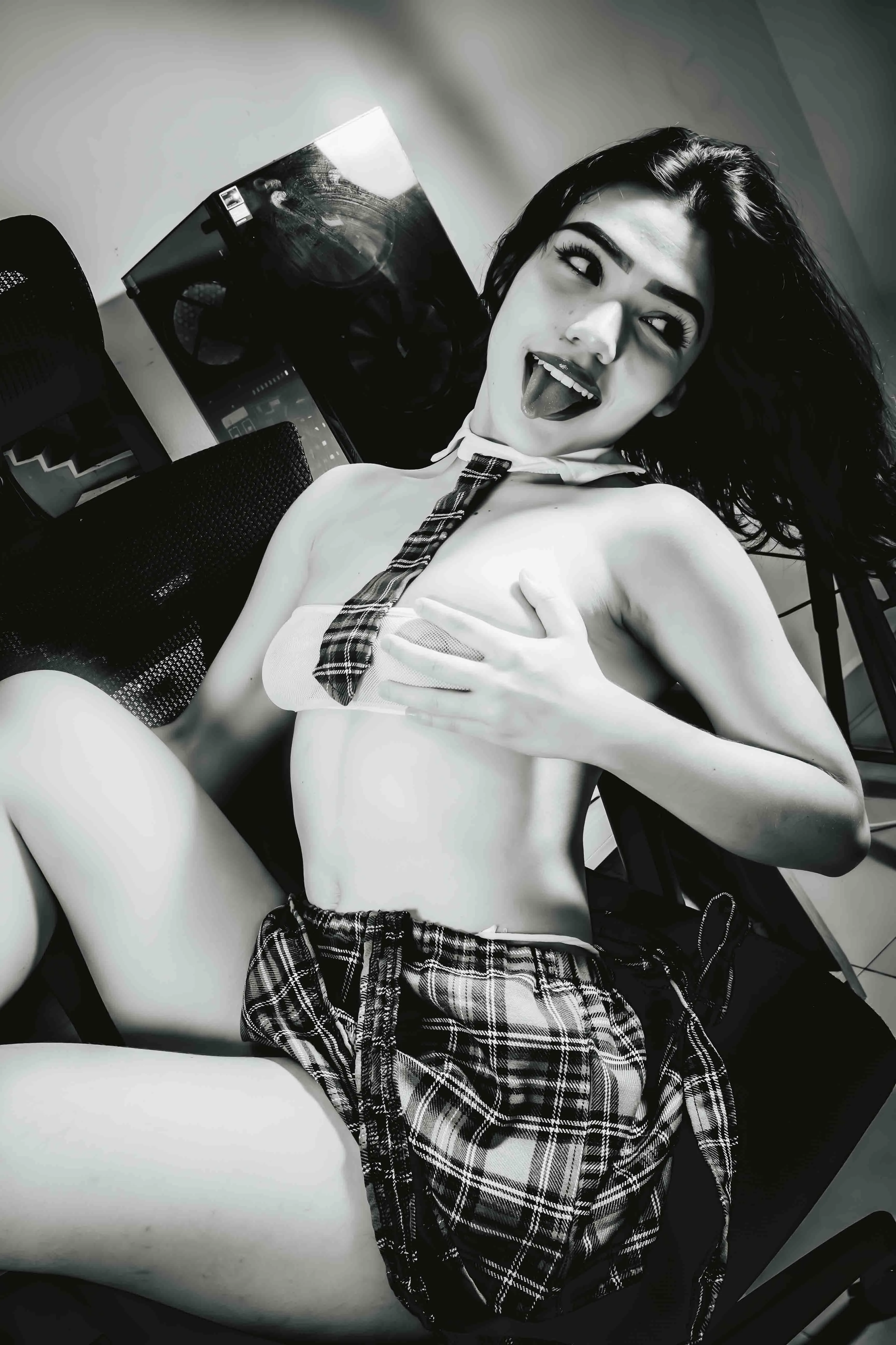 Live sex webcam photo for RoouseVega #8640912