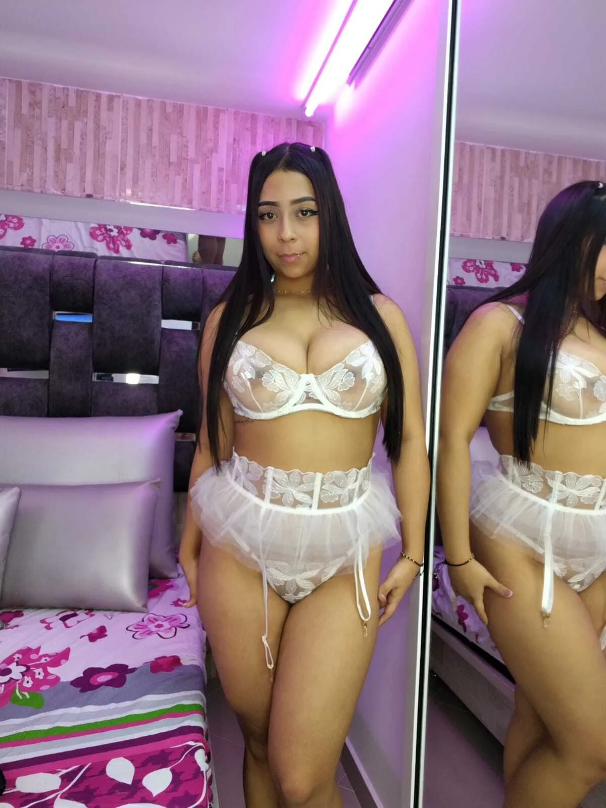 Live sex webcam photo for Lia_Grey #8562987
