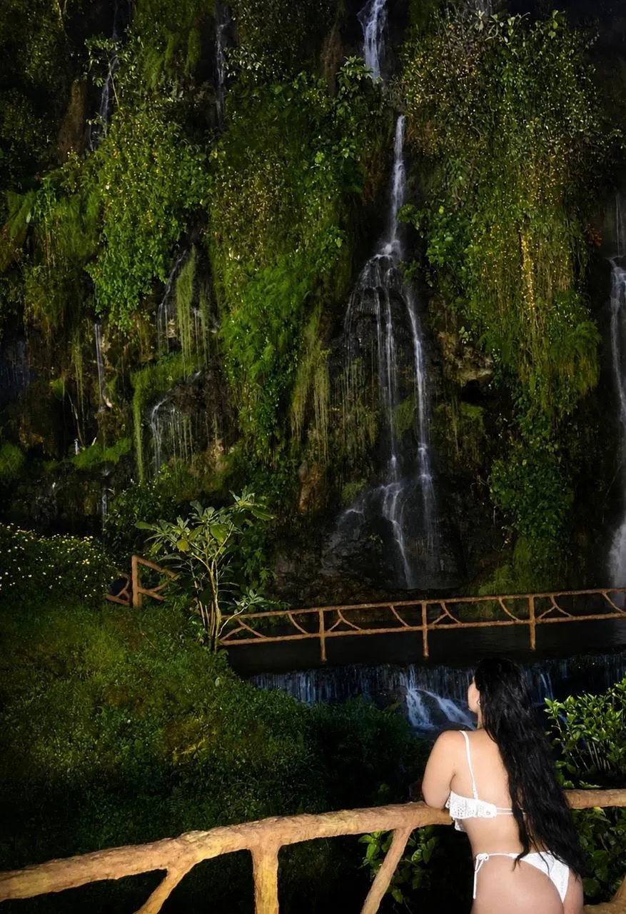 Live sex webcam photo for Miablakes #8620866