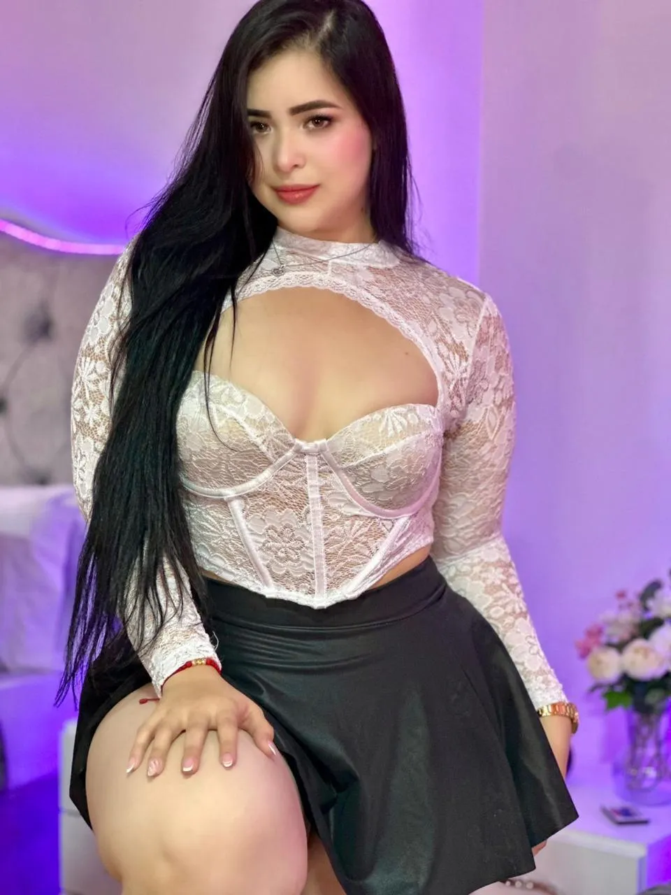 Live sex webcam photo for Miablakes #8620861
