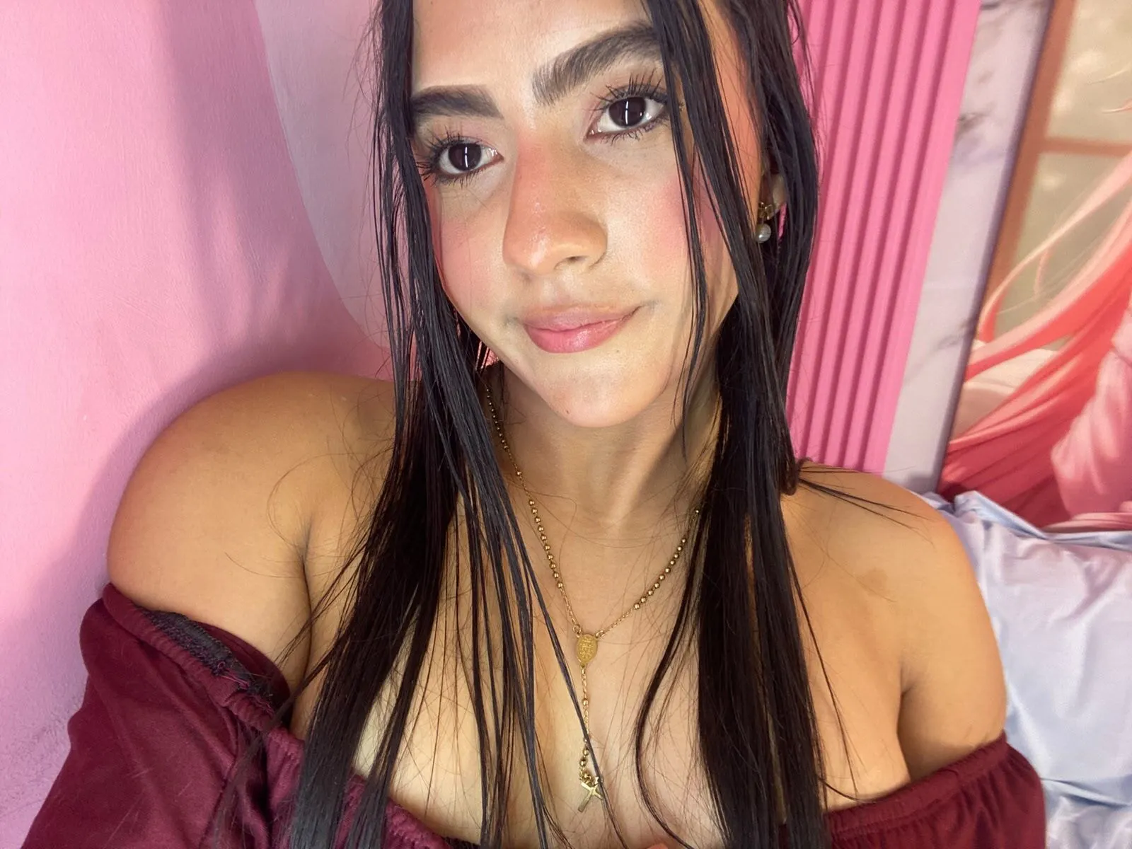 Live sex webcam photo for HollyWatson26 #8591821