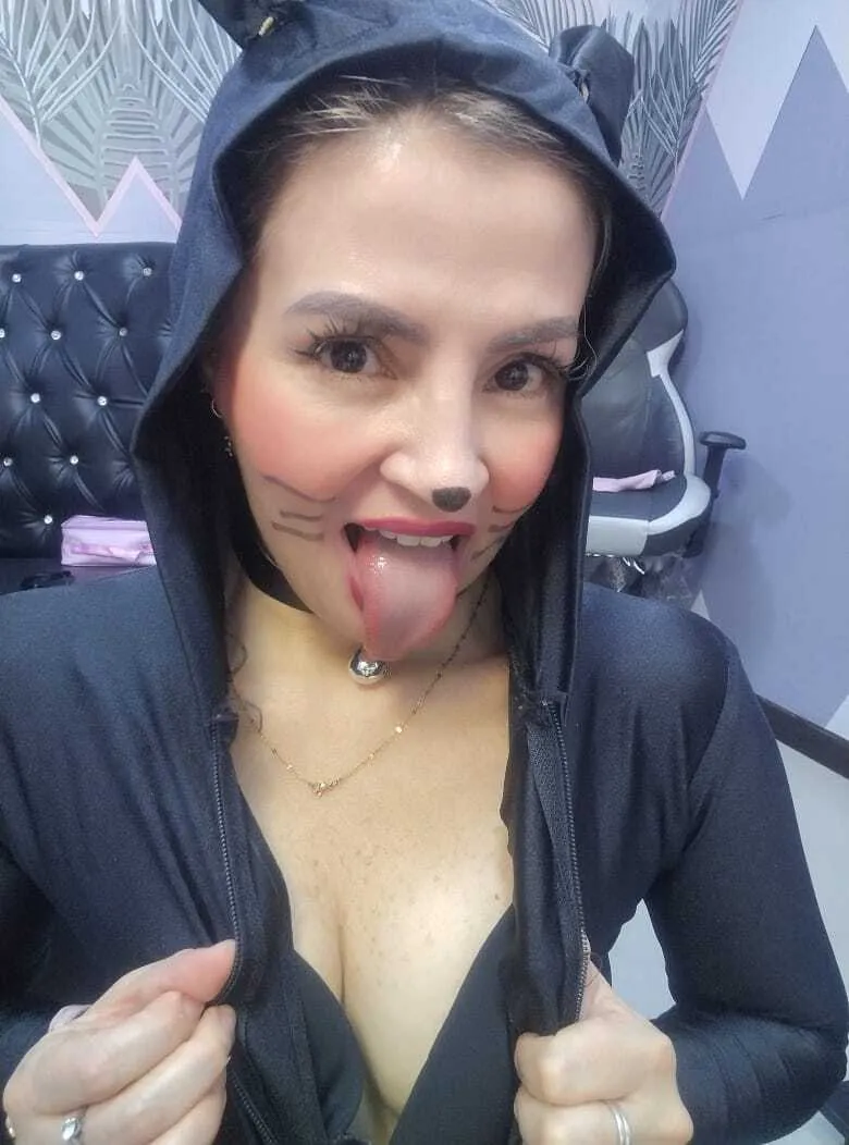 Live sex webcam photo for KendalBusterr #8676453