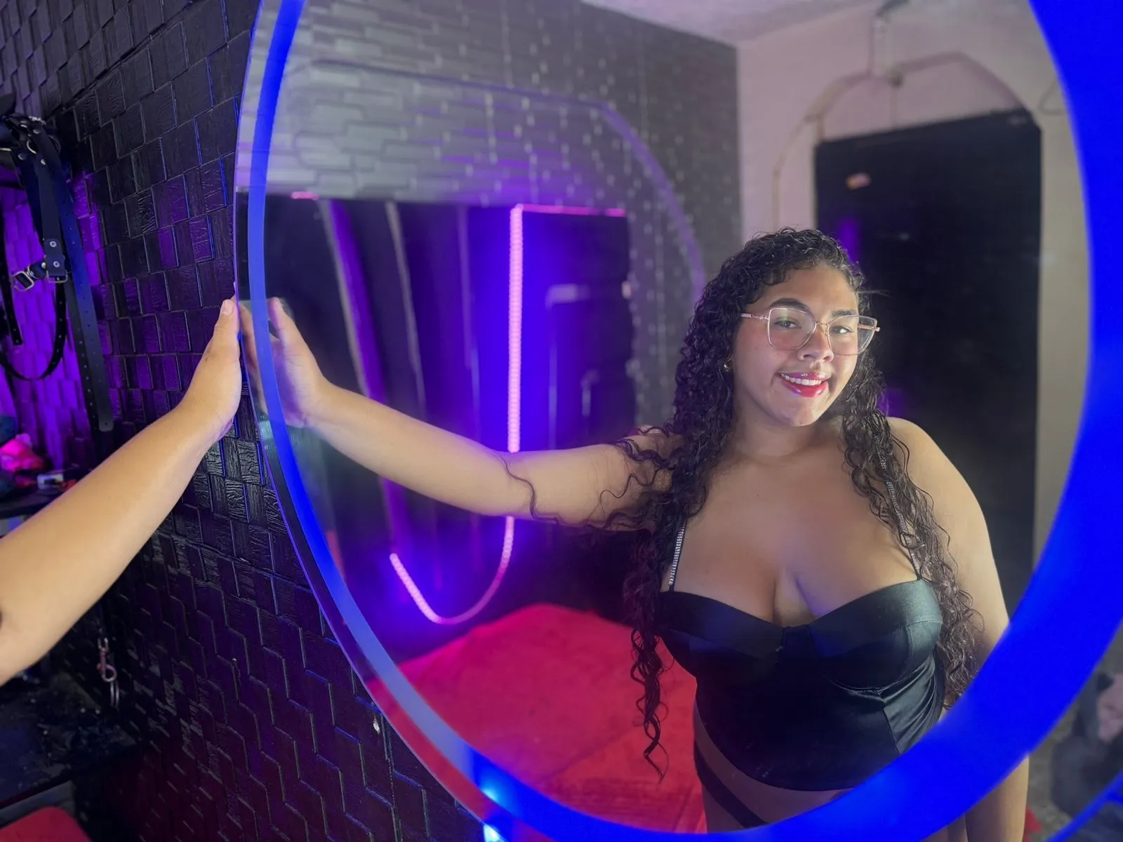 Live sex webcam photo for AshleyJeneer #8559532