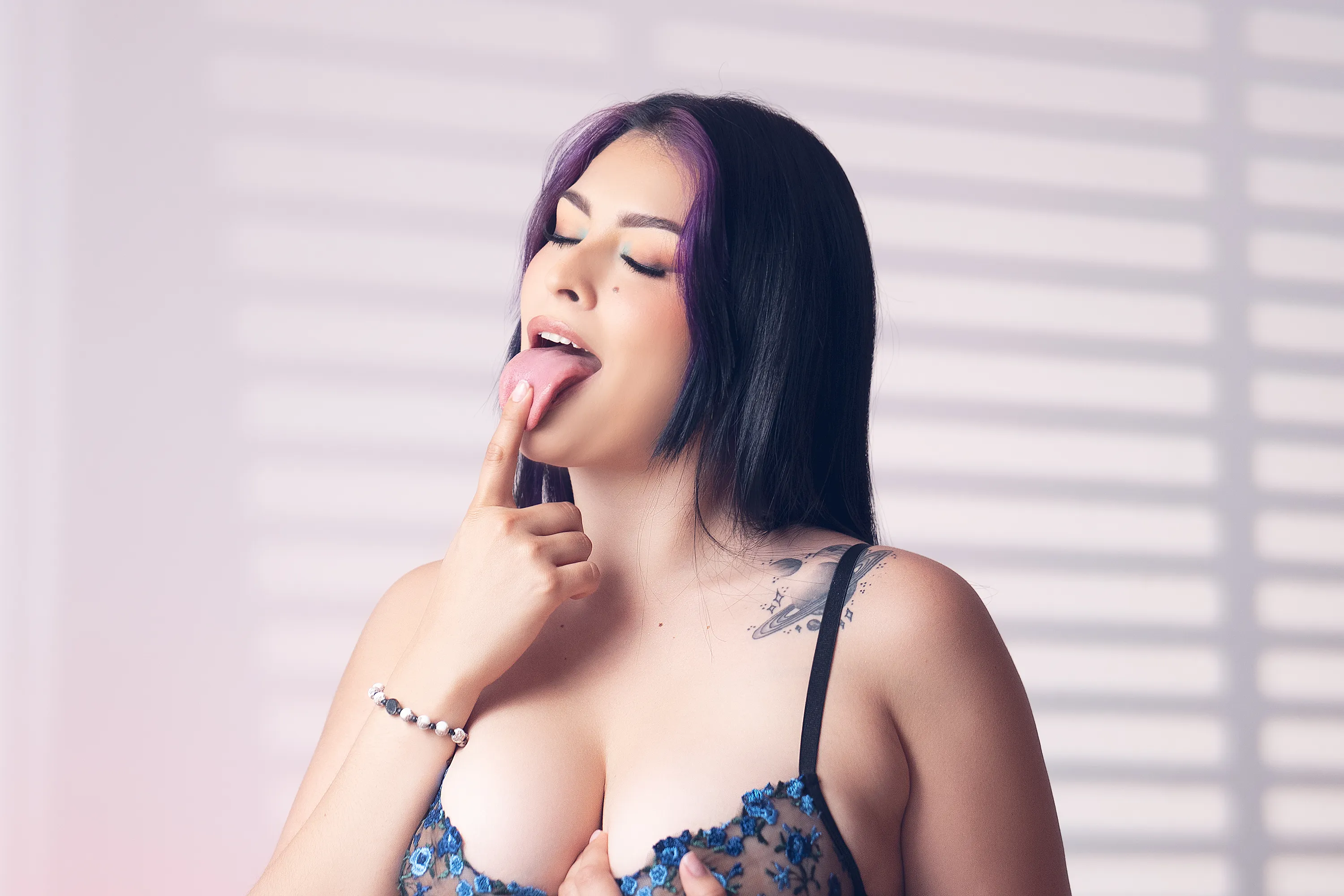 Live sex webcam photo for TifanyWhitte #8606757