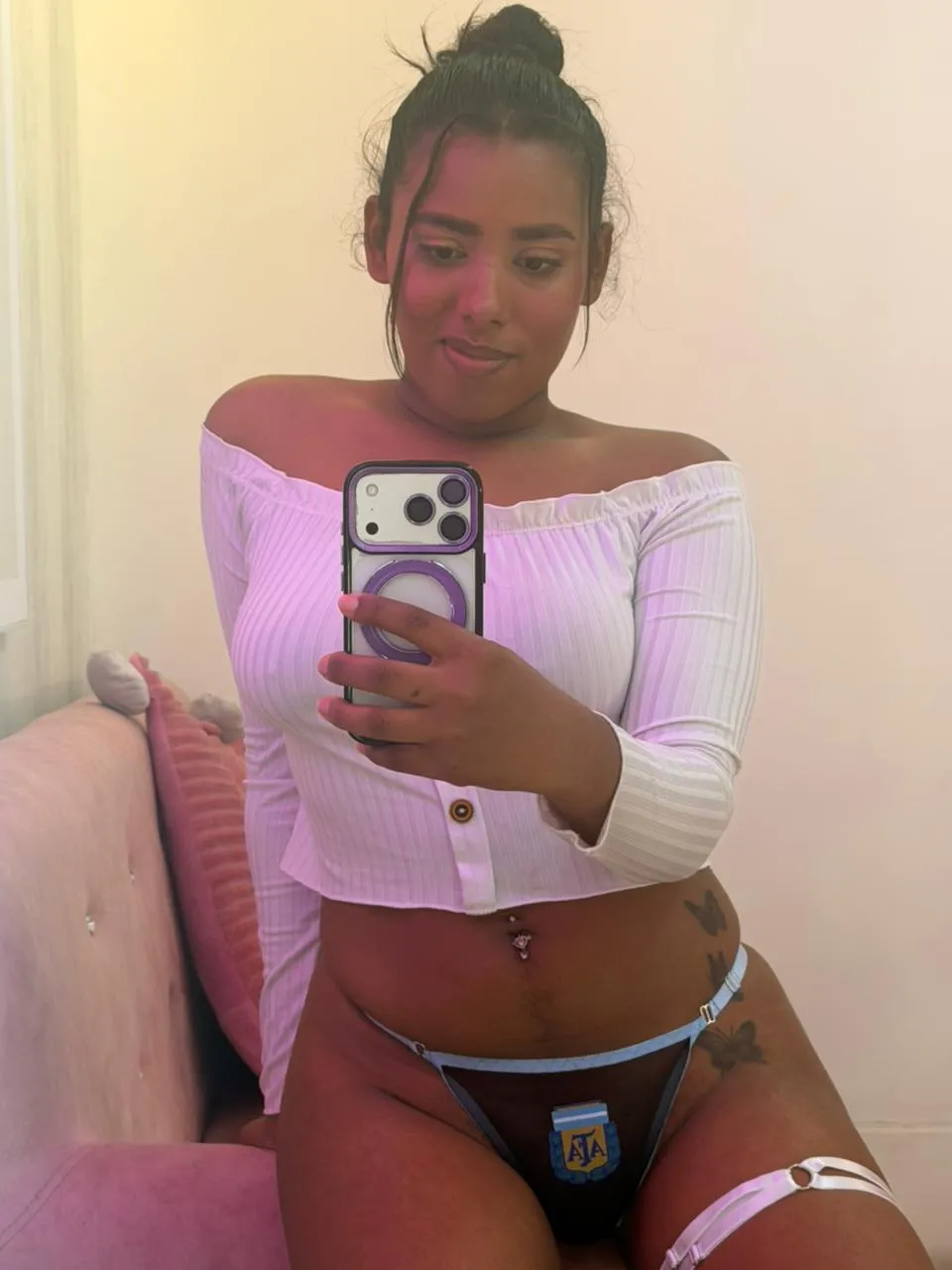 Live sex webcam photo for AfroditaLoren #8706798
