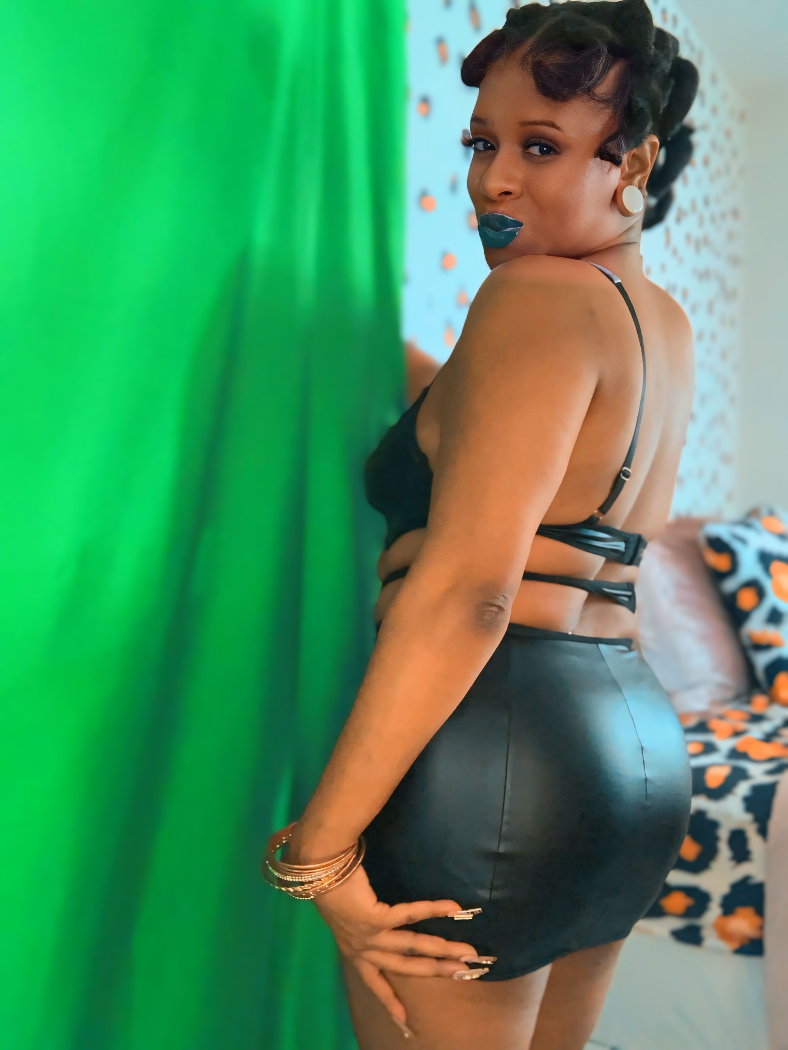 Live sex webcam photo for PlatinumKitti #8663605