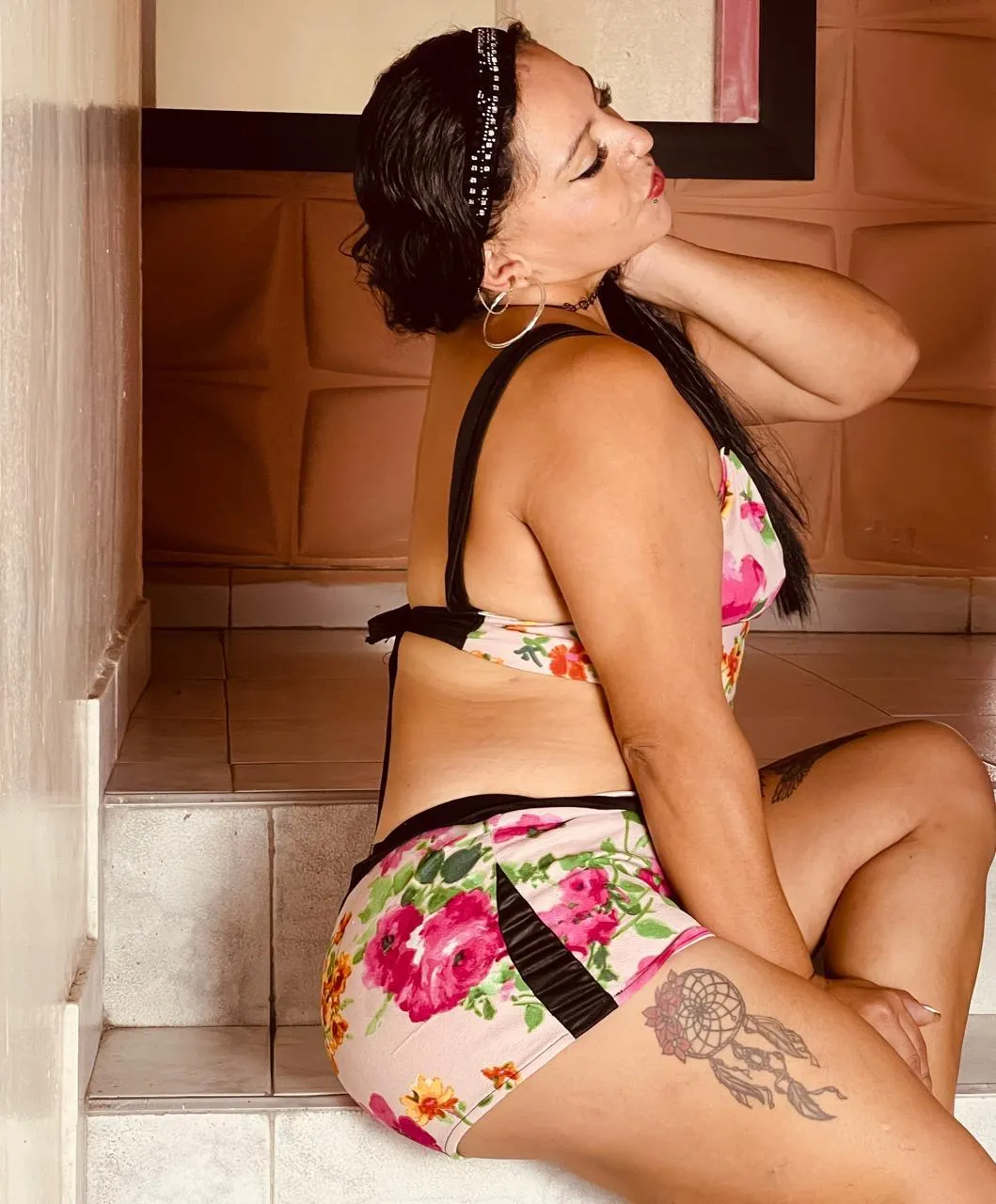Live sex webcam photo for LetzaMonrroe #8579445
