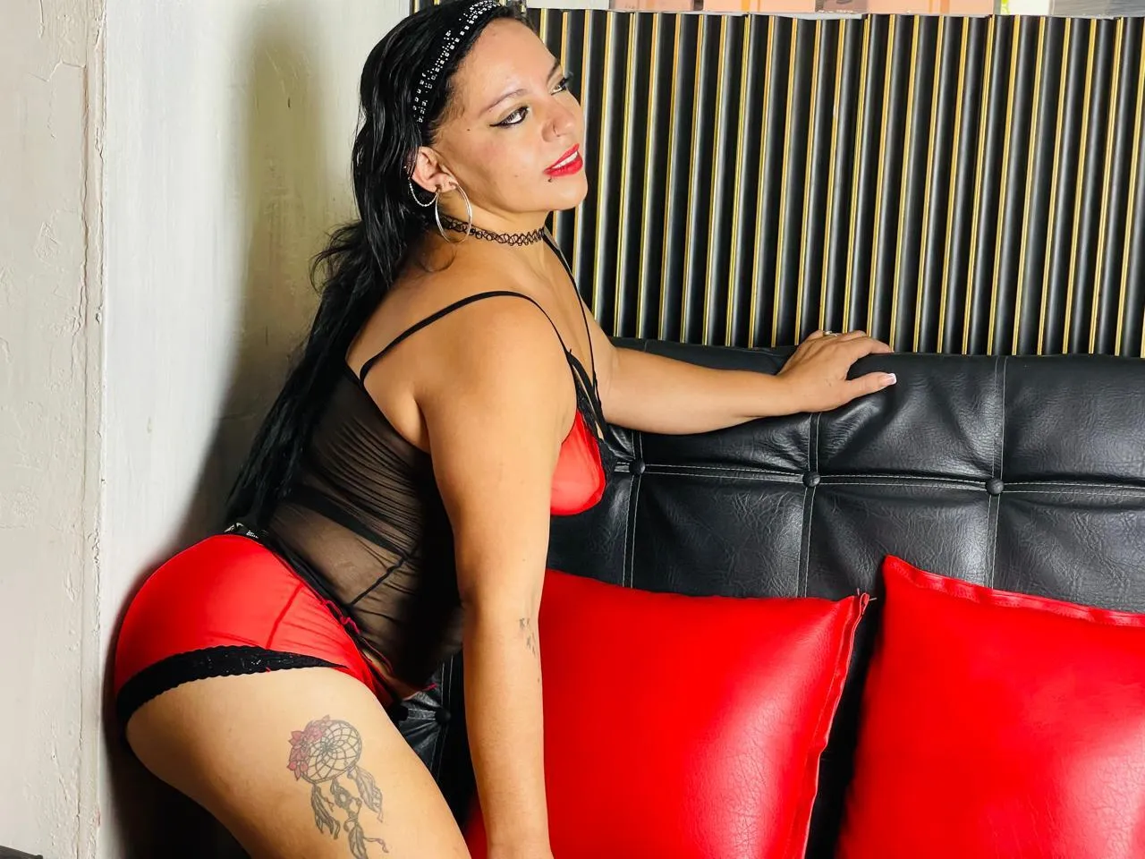 Live sex webcam photo for LetzaMonrroe #8579470