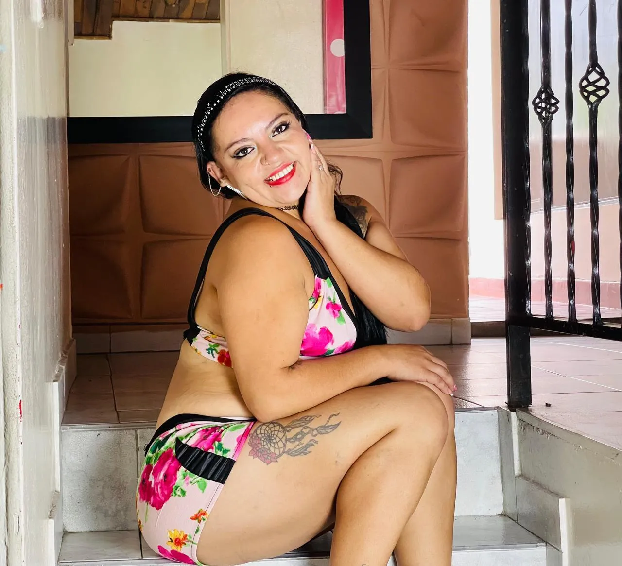 Live sex webcam photo for LetzaMonrroe #8579465