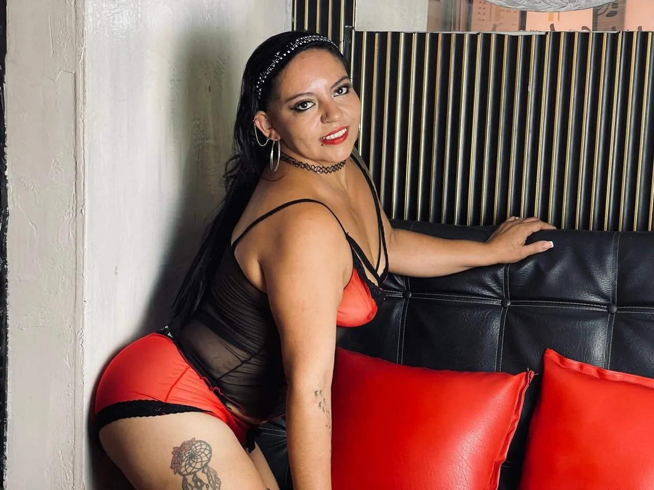 Live sex webcam photo for LetzaMonrroe #8585601