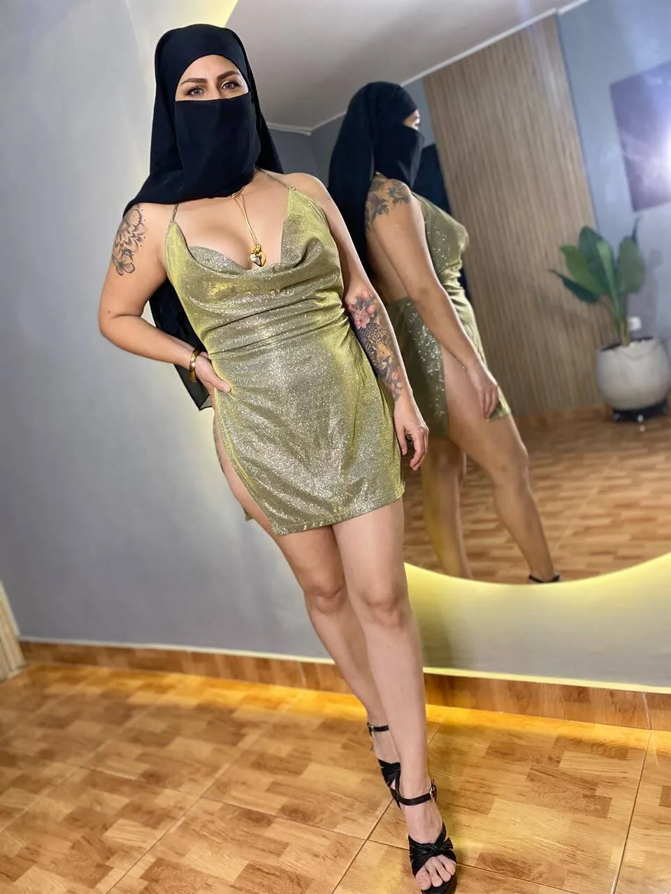 Live sex webcam photo for Hana_Al_Hakim #8572327