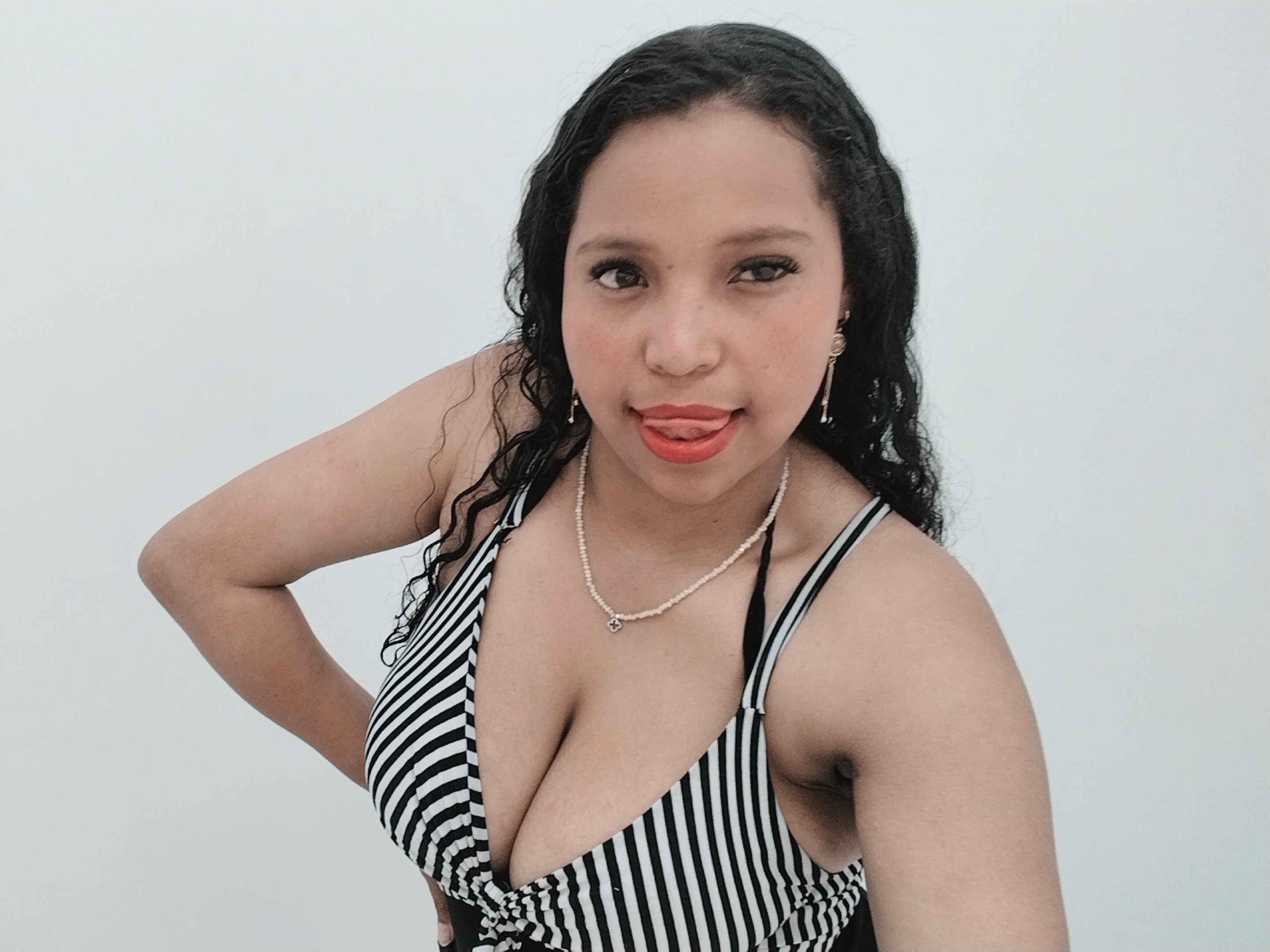 Live sex webcam photo for Sthefanni #8570445