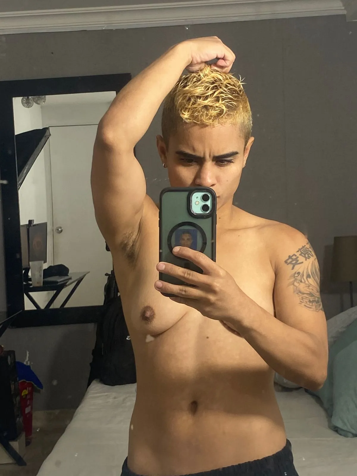 Live sex webcam photo for Liiam_thompson20 #8581105